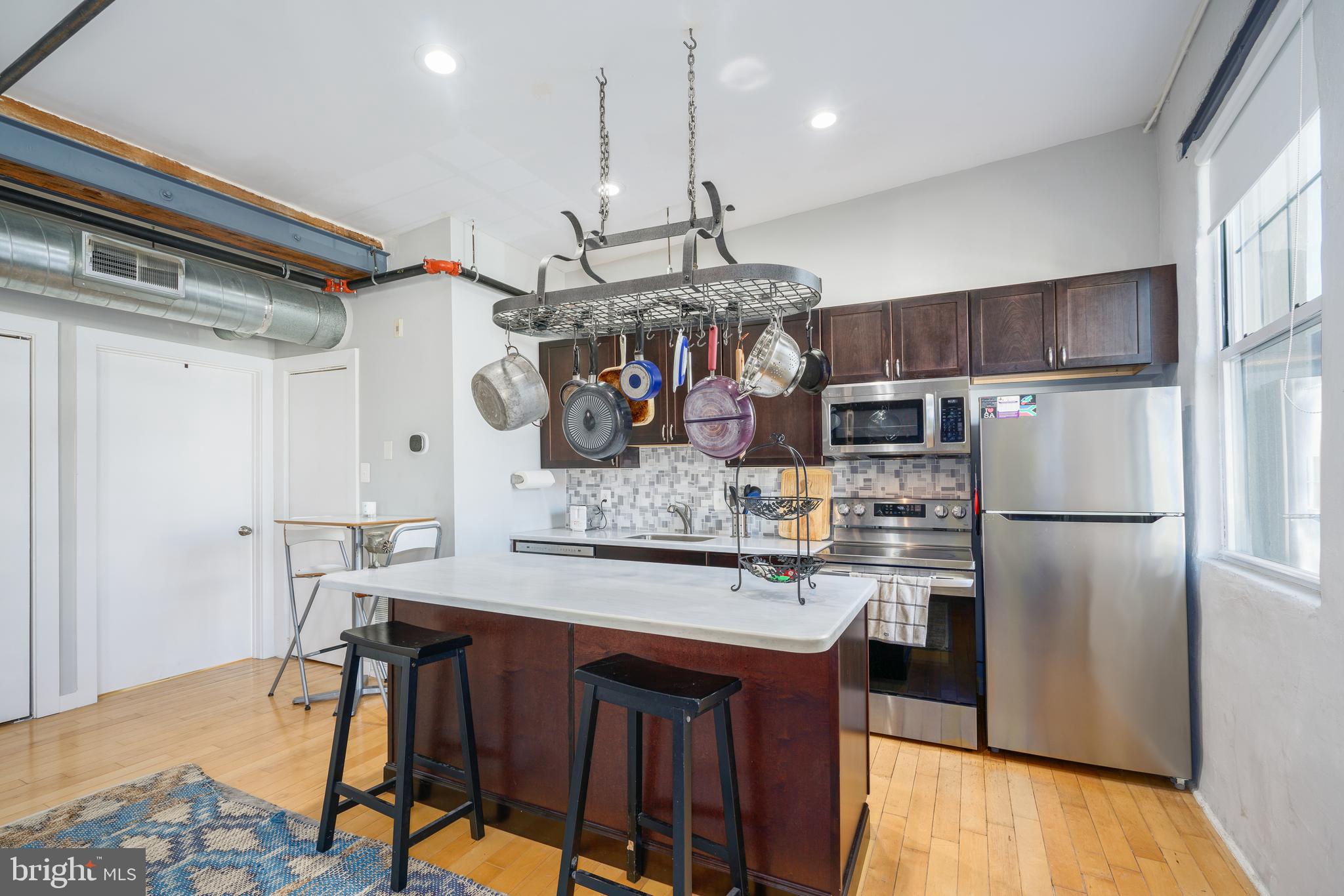 1125 E COLUMBIA AVE #205