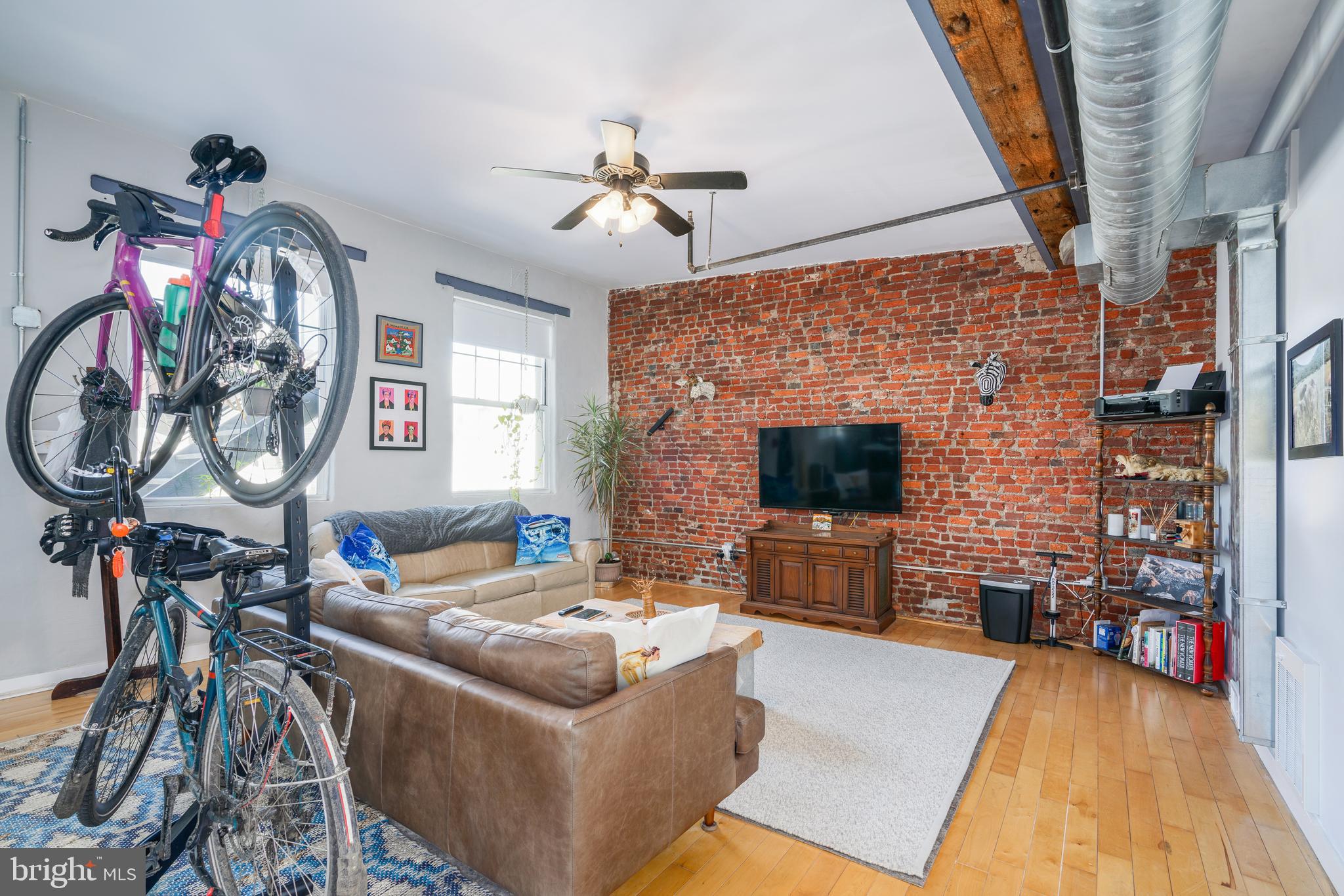 1125 E COLUMBIA AVE #205