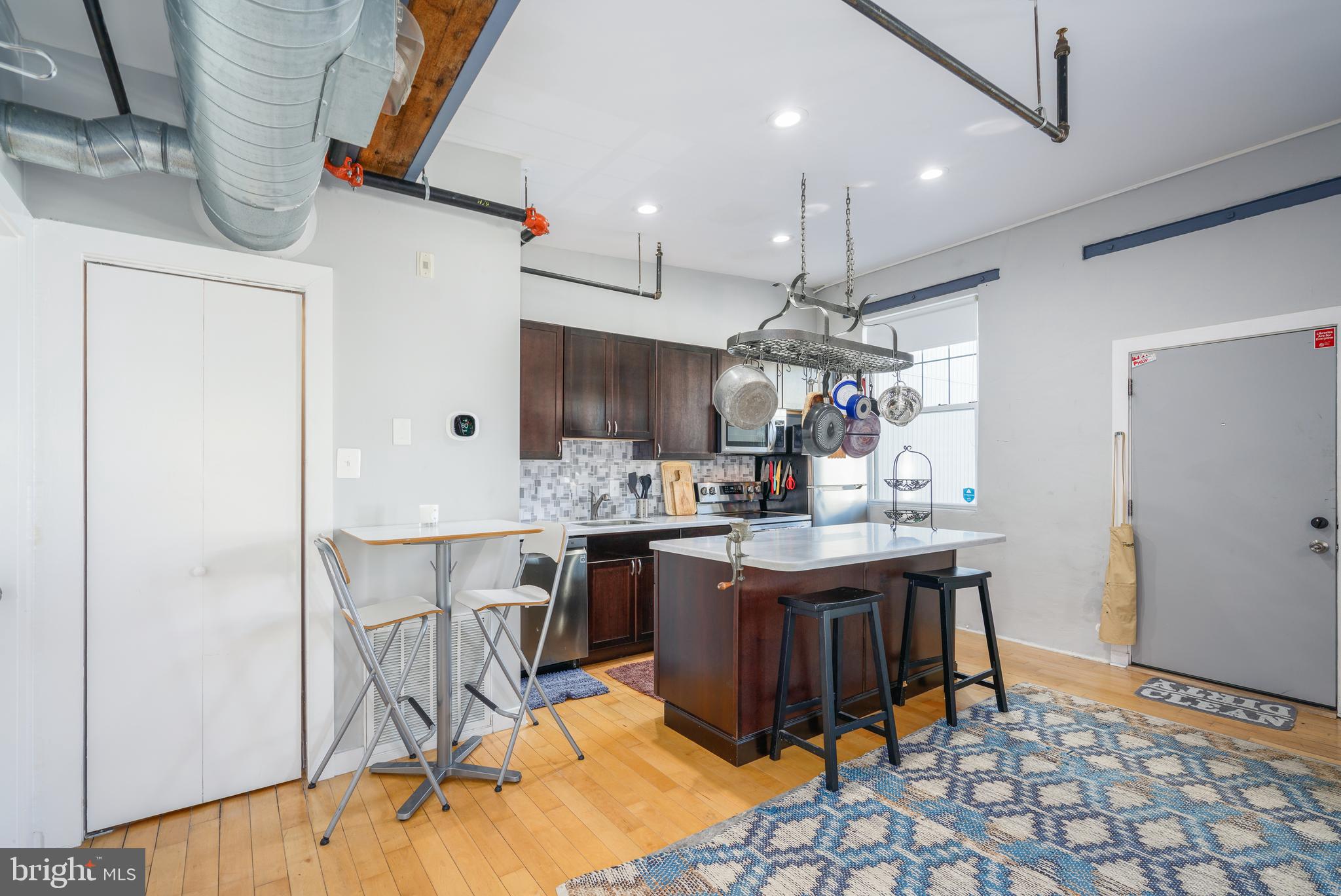 1125 E COLUMBIA AVE #205