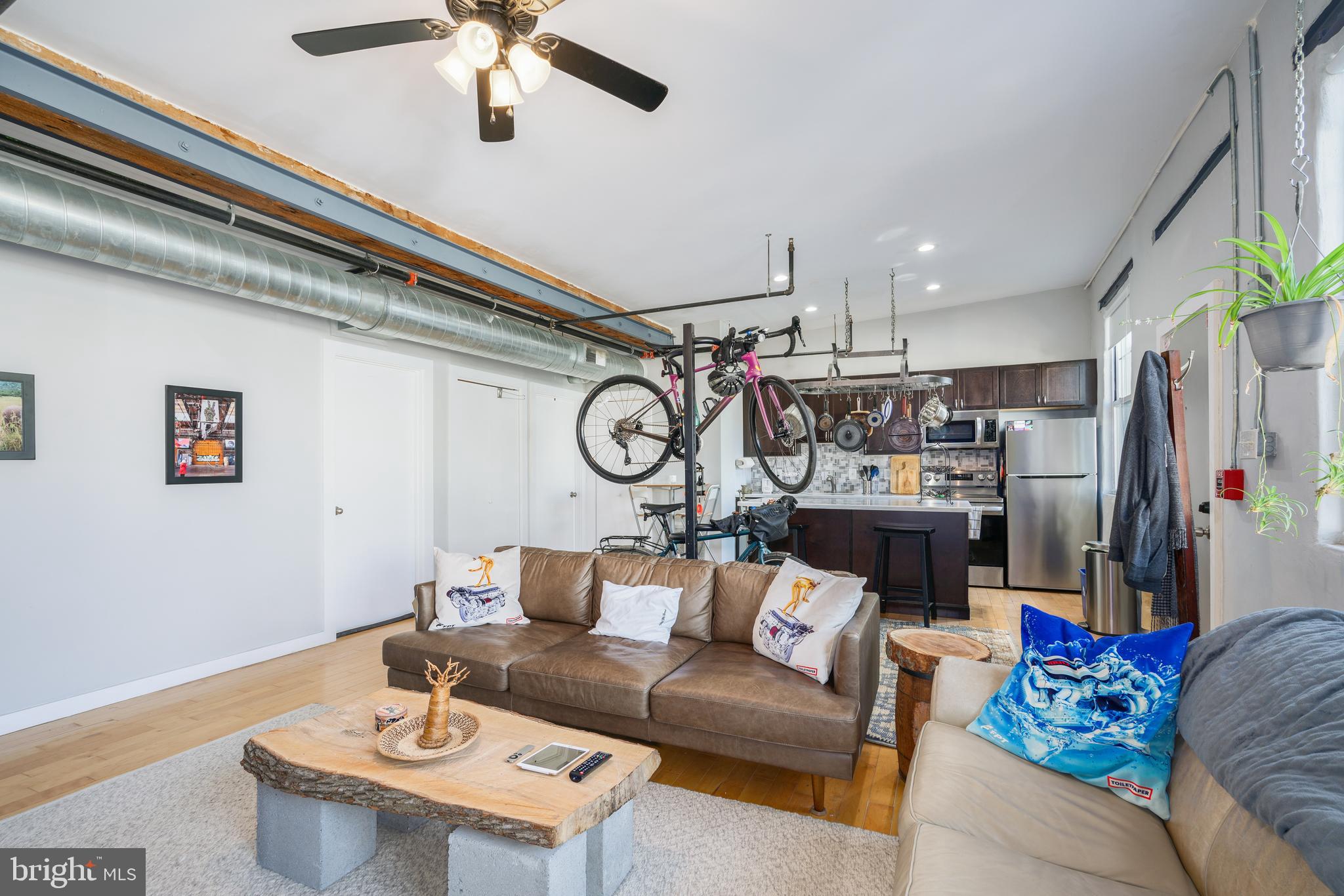 1125 E COLUMBIA AVE #205
