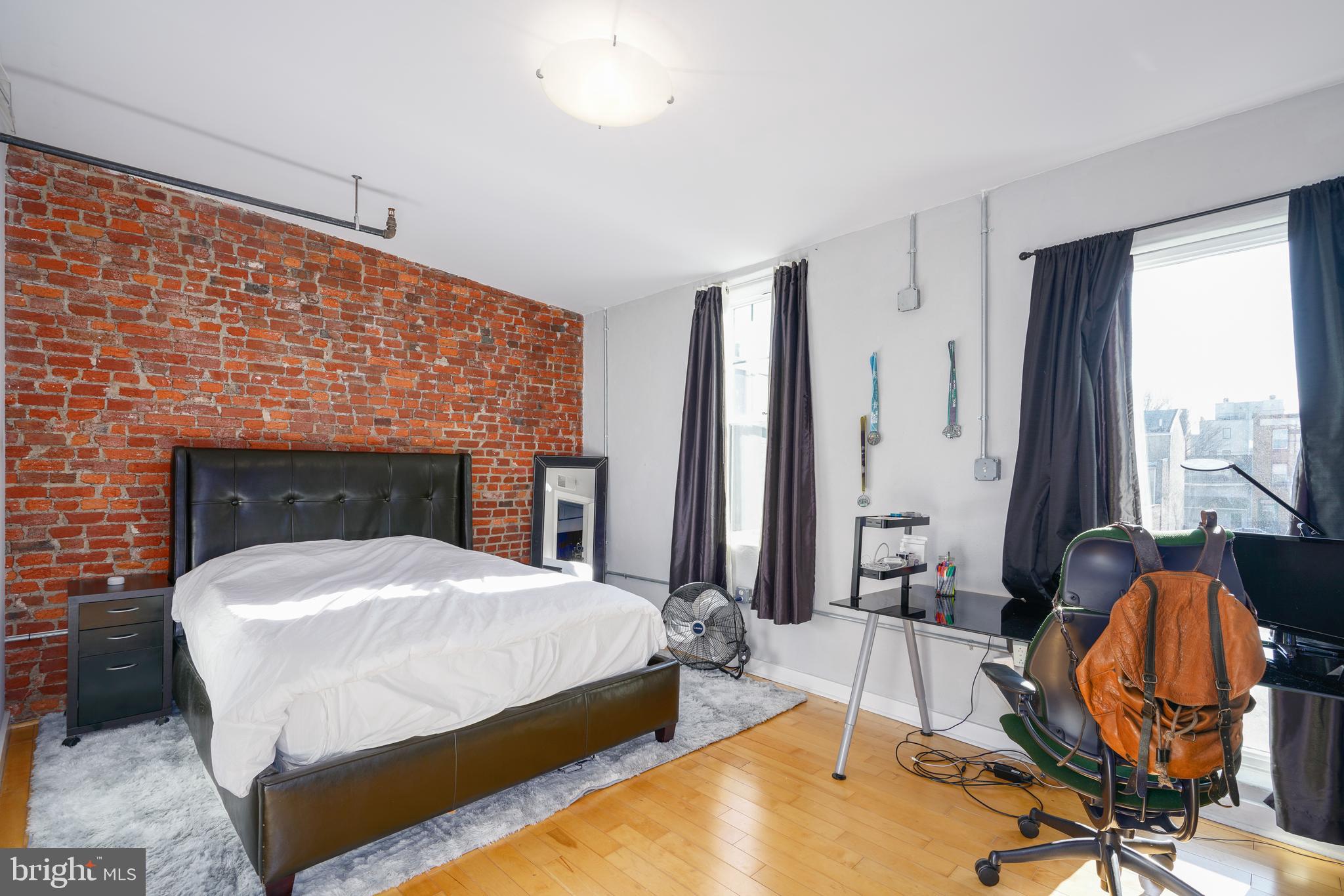 1125 E COLUMBIA AVE #205