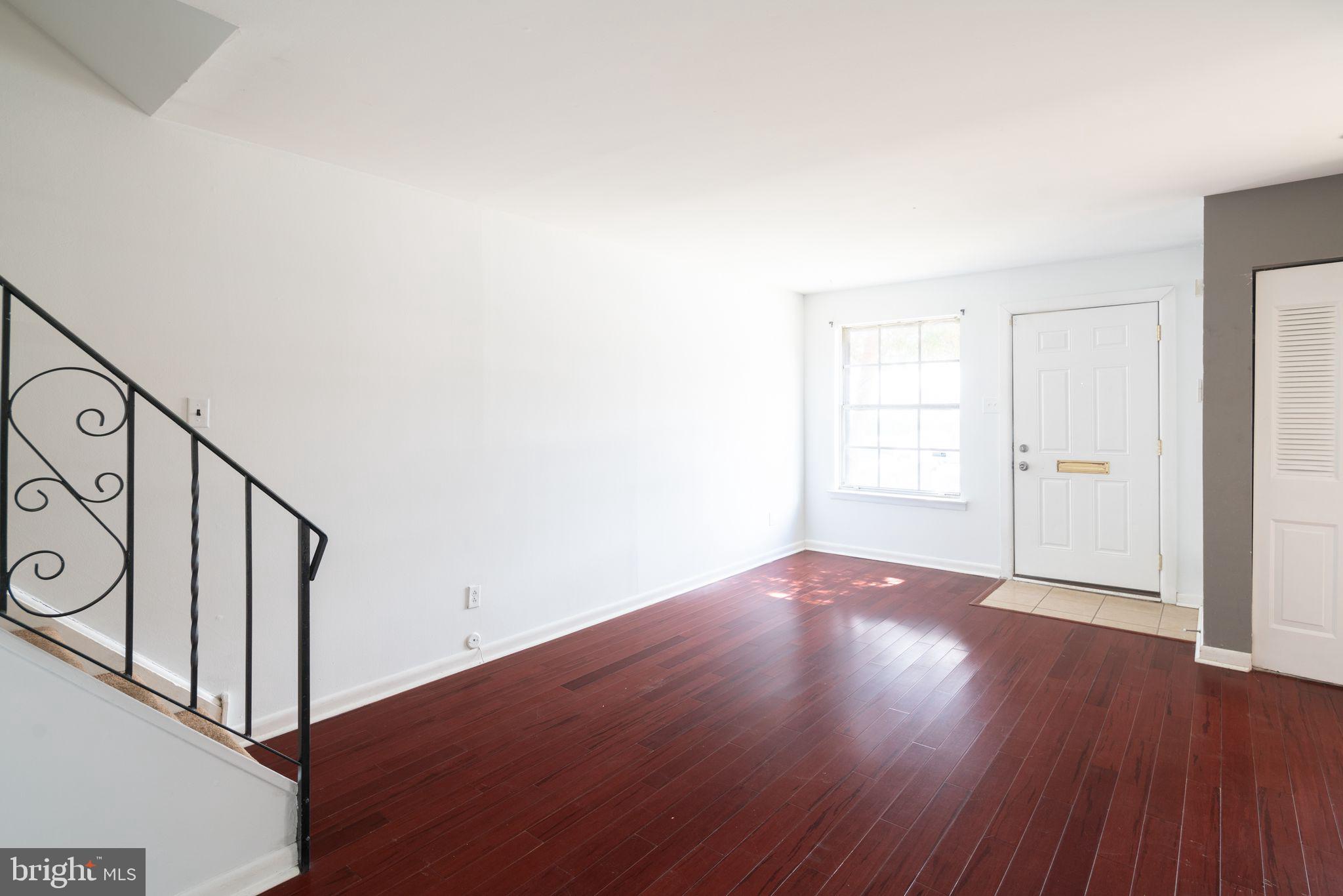 7015 Ridge Ave #12