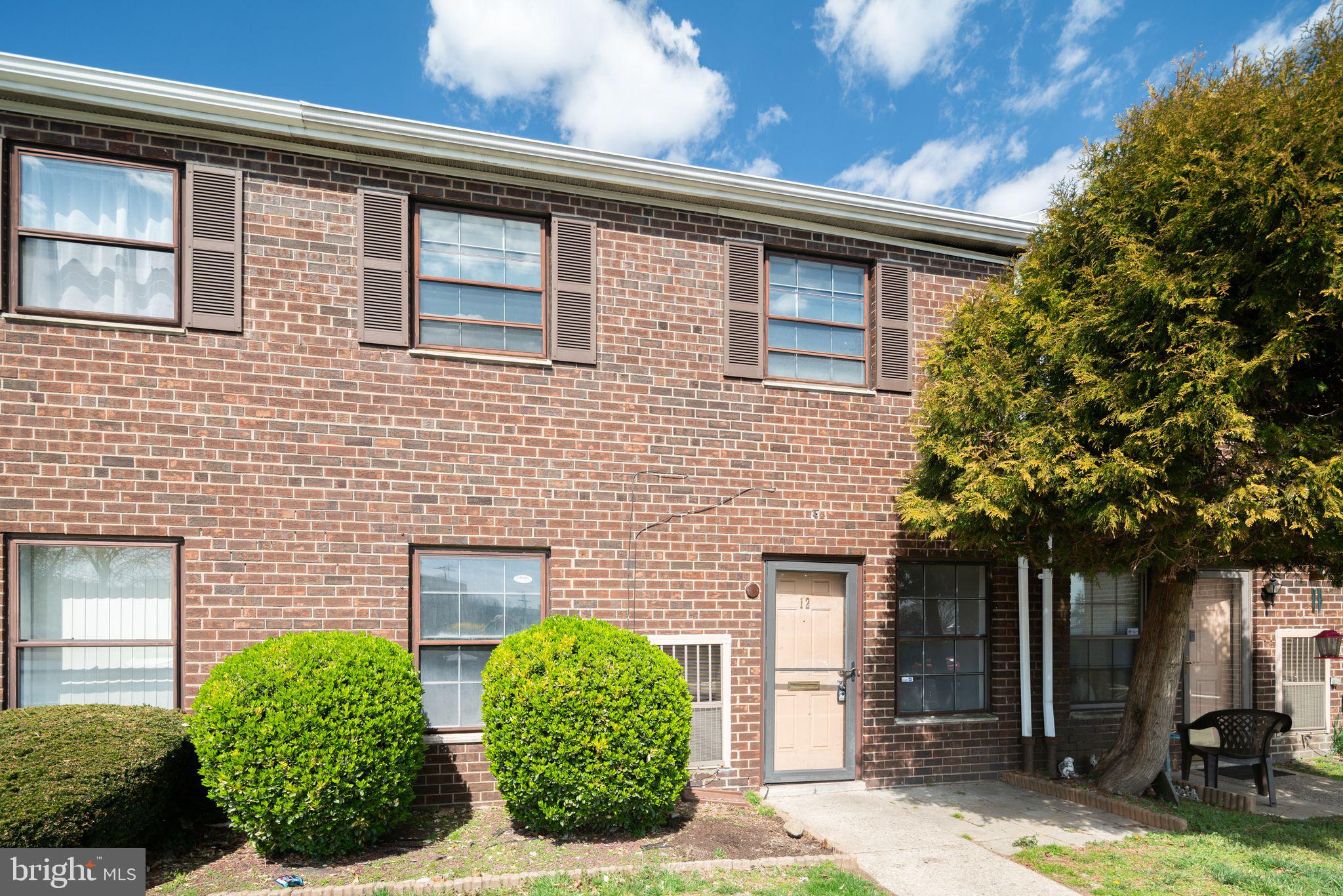 7015 Ridge Ave #12