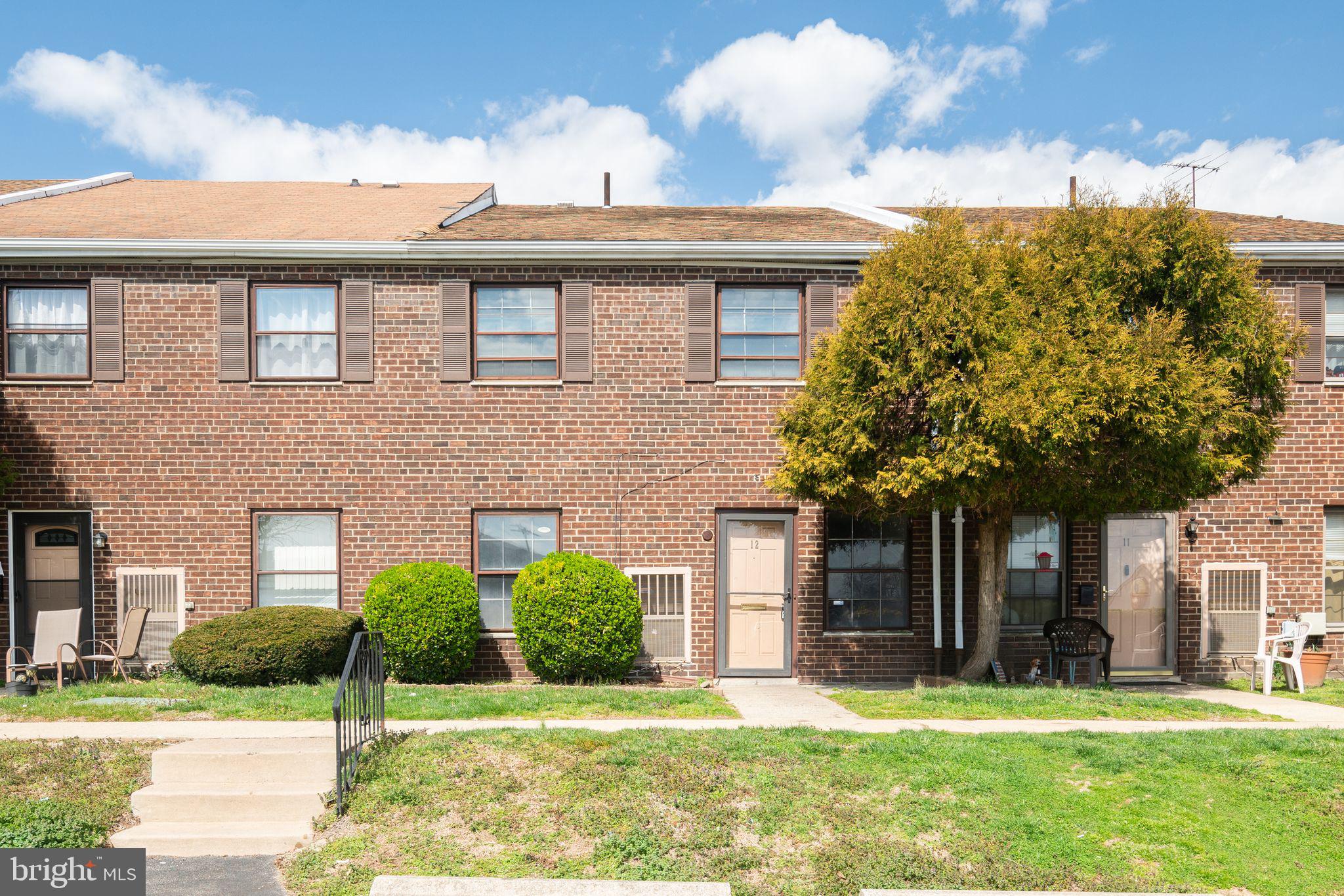 7015 Ridge Ave #12
