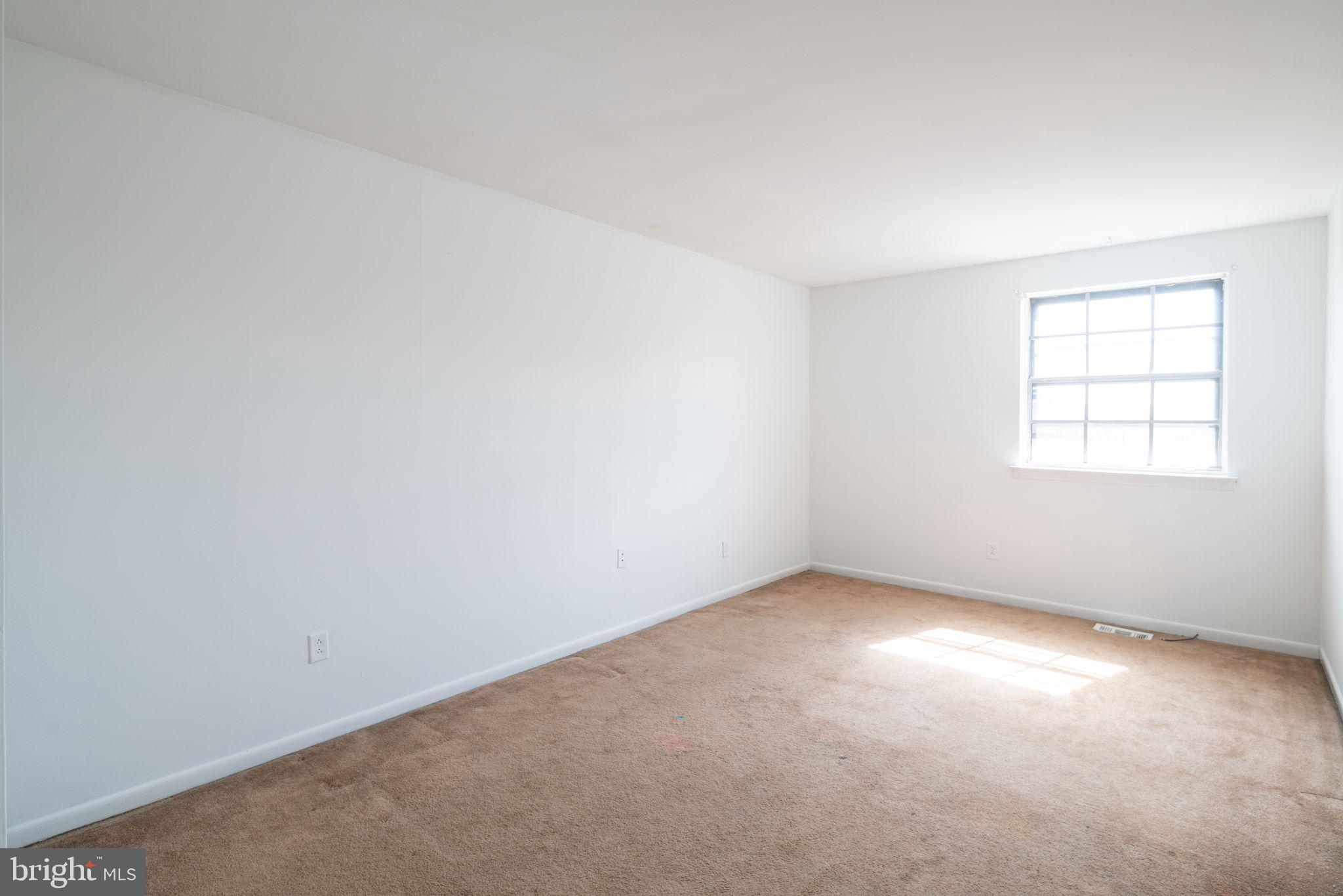 7015 Ridge Ave #12