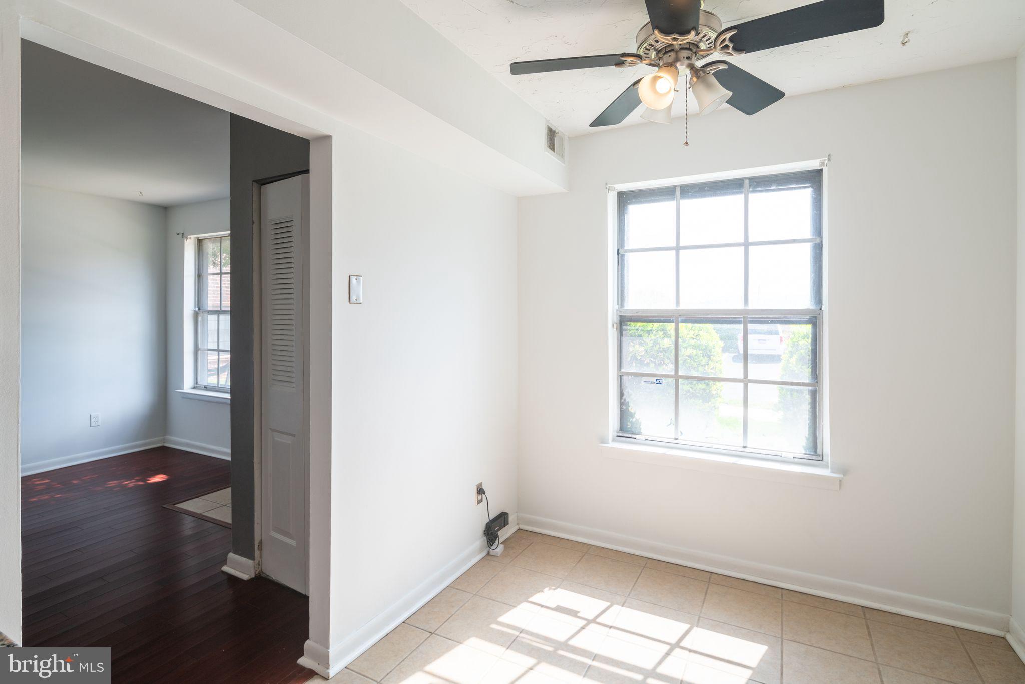 7015 Ridge Ave #12