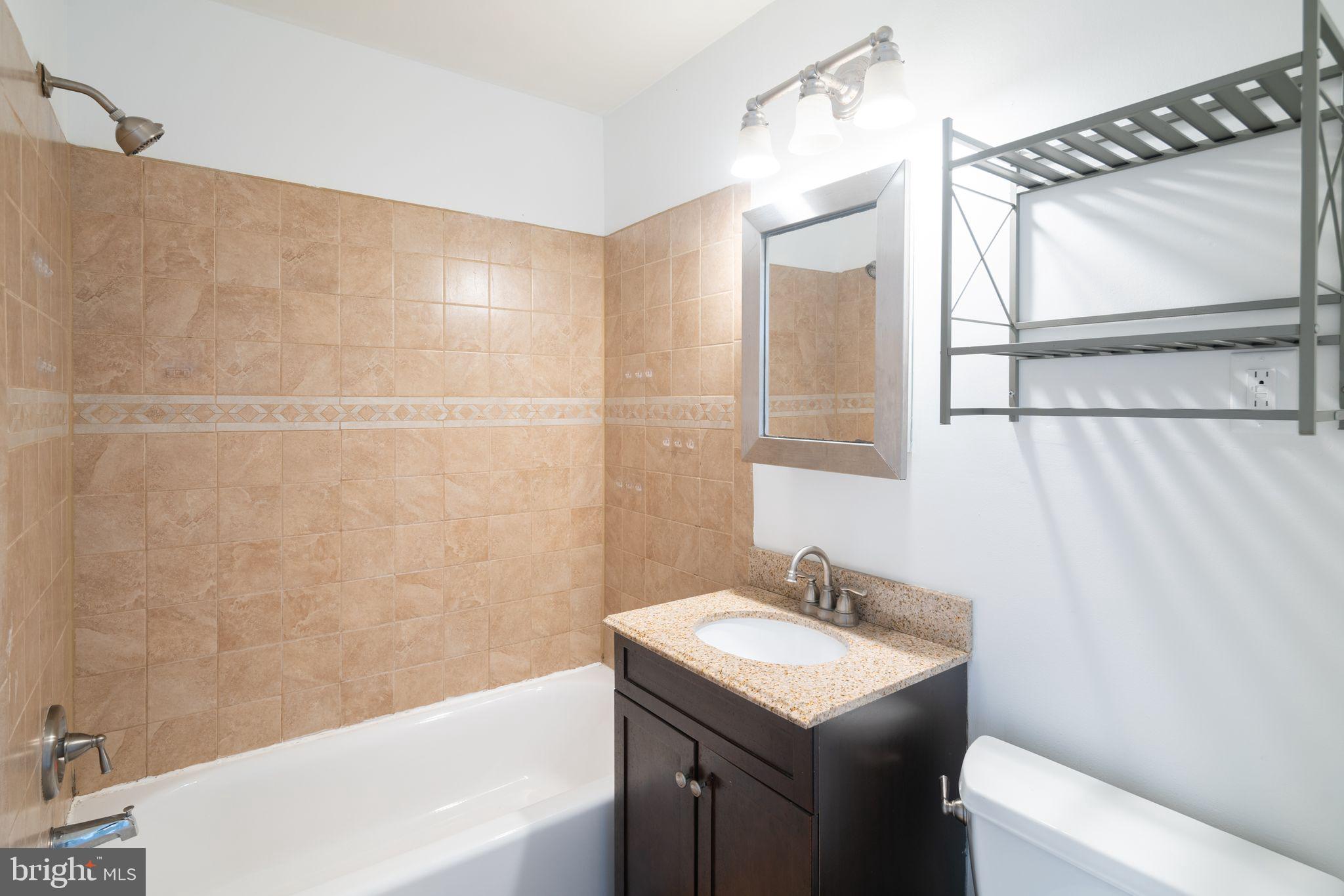 7015 Ridge Ave #12