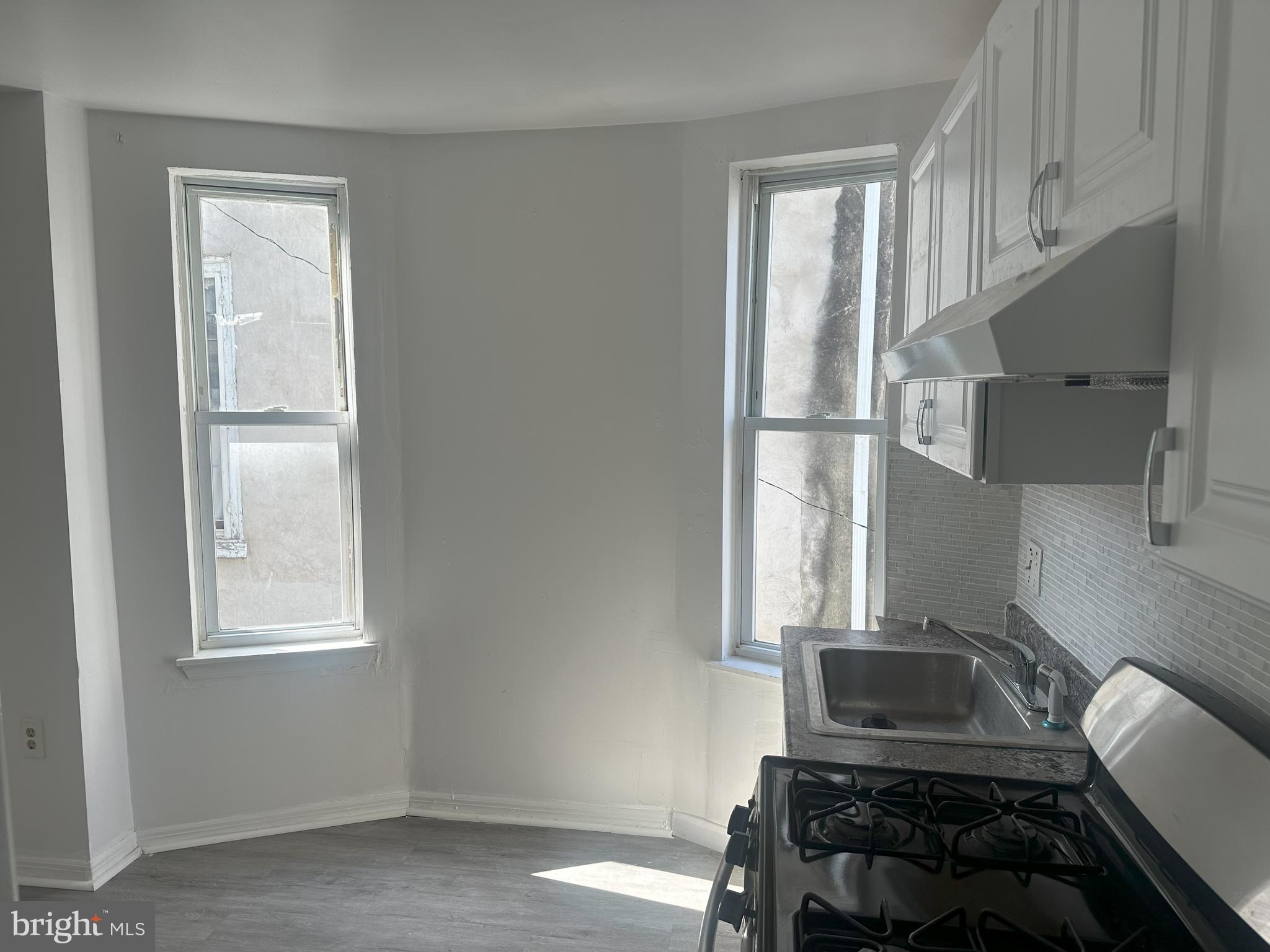 122 W SHARPNACK ST #2