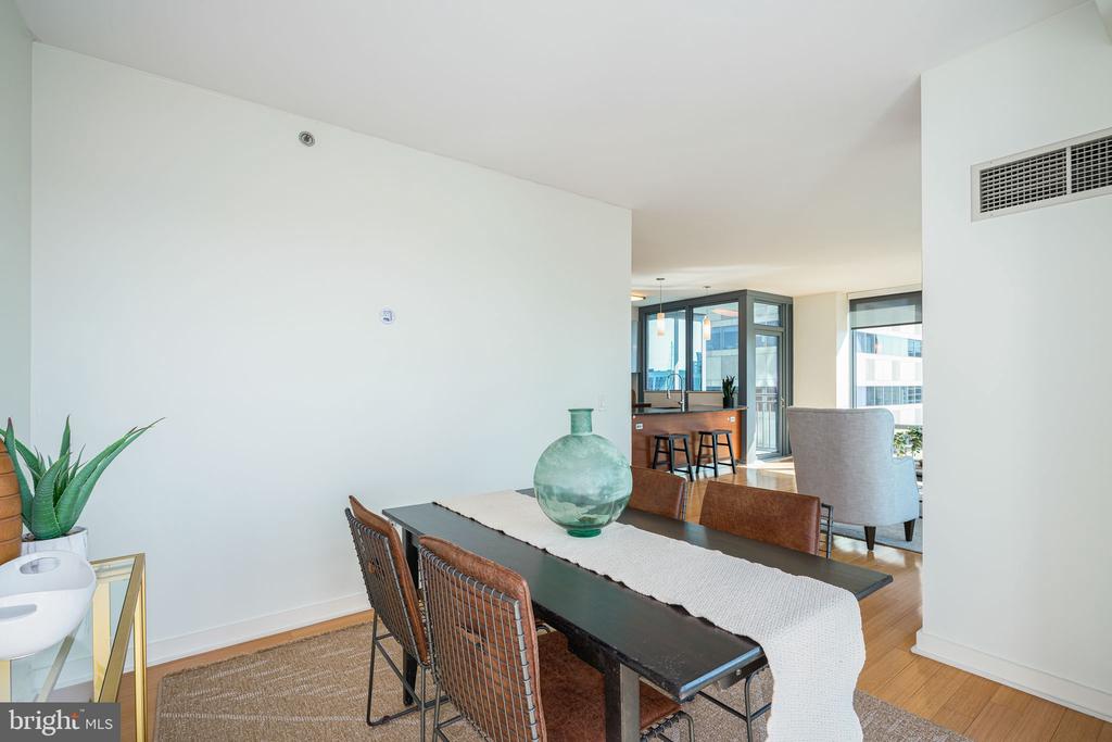 2101 Market St #3006