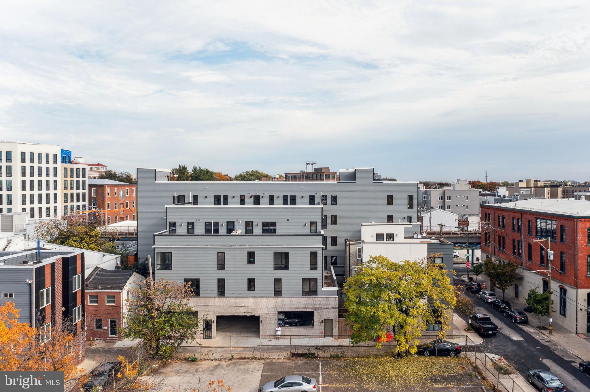 101 W OXFORD ST #207