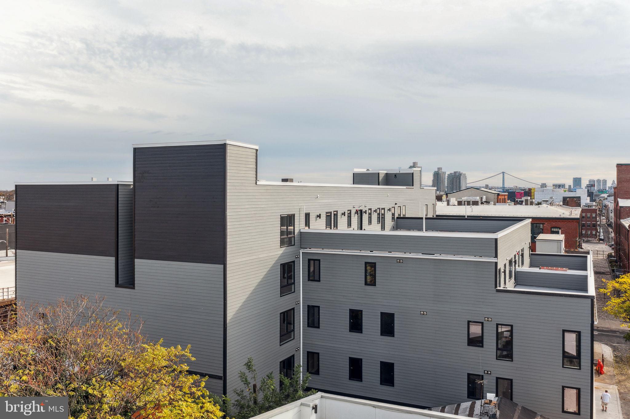 101 W OXFORD ST #207