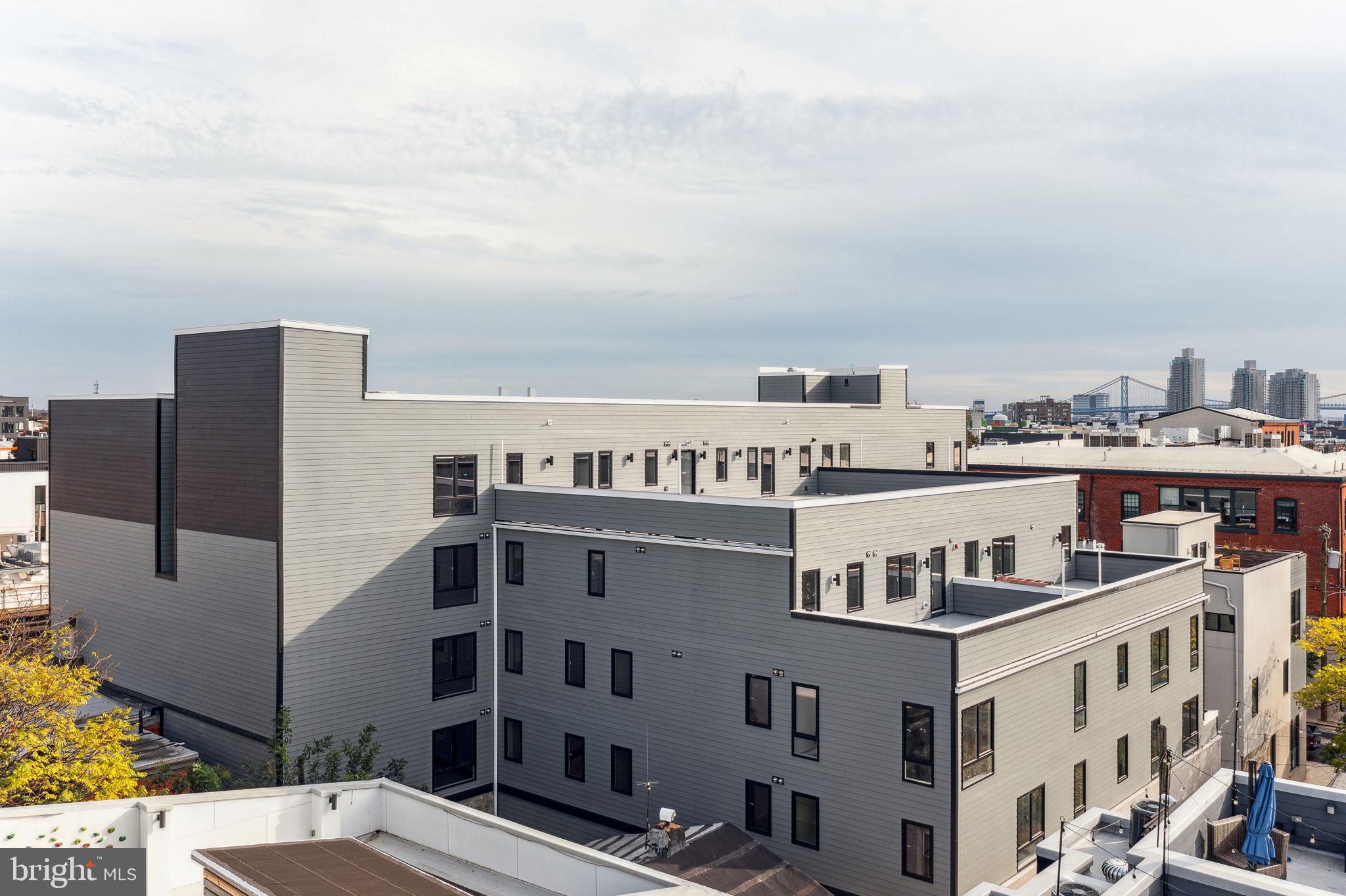 101 W OXFORD ST #207