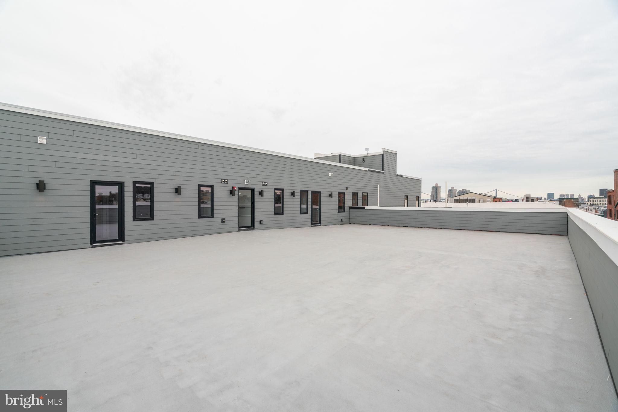 101 W OXFORD ST #207