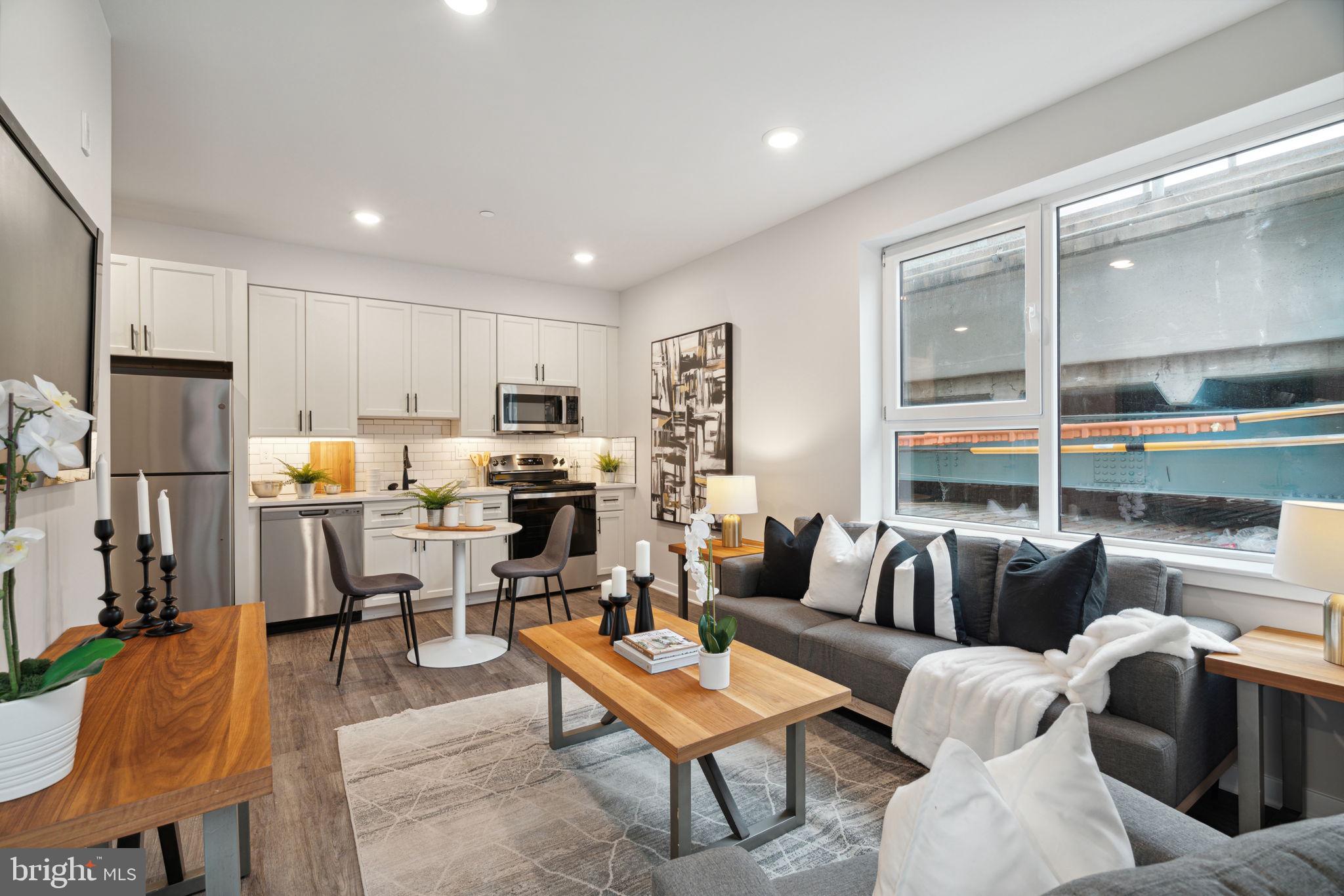 101 W OXFORD ST #207