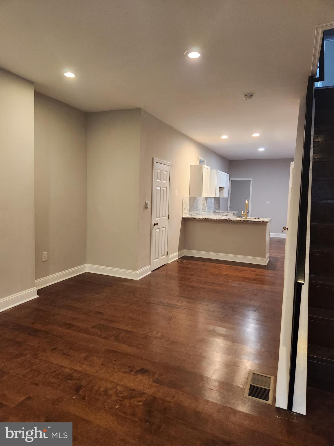 1632 N DOVER ST