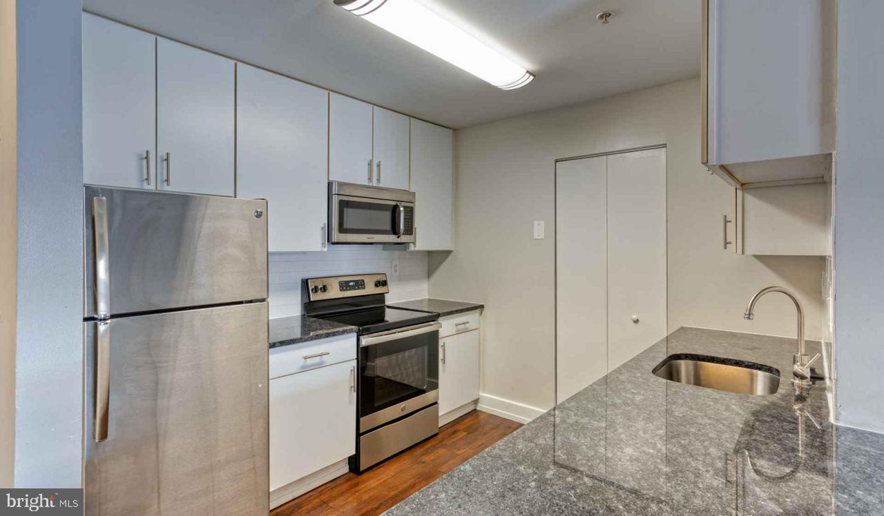 3131 WALNUT ST #3B-453