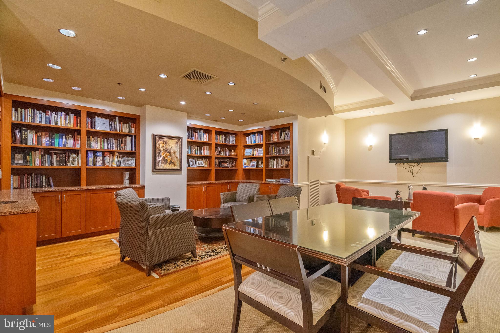 1500 Chestnut St #18h