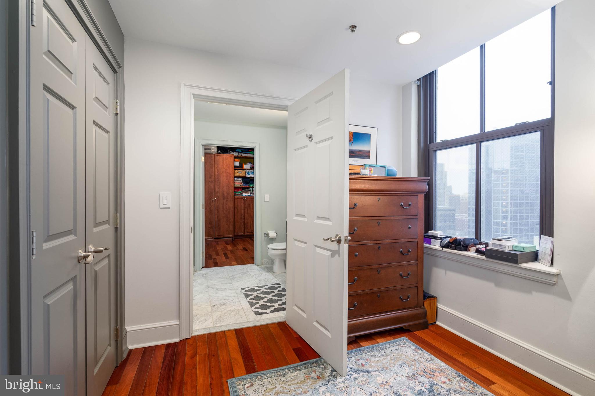 1500 Chestnut St #18h