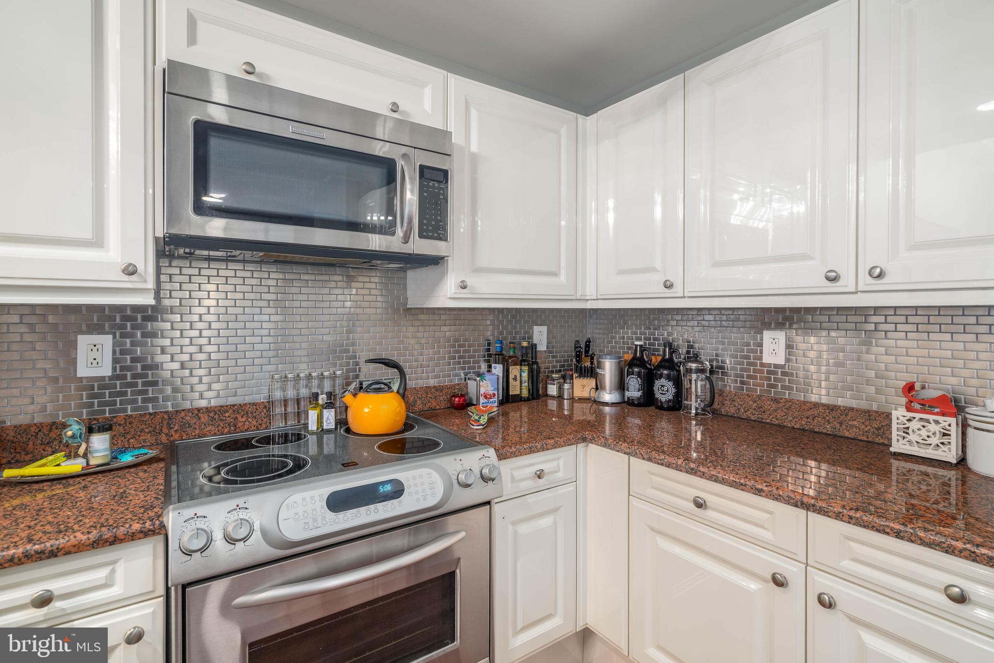 1500 Chestnut St #18h