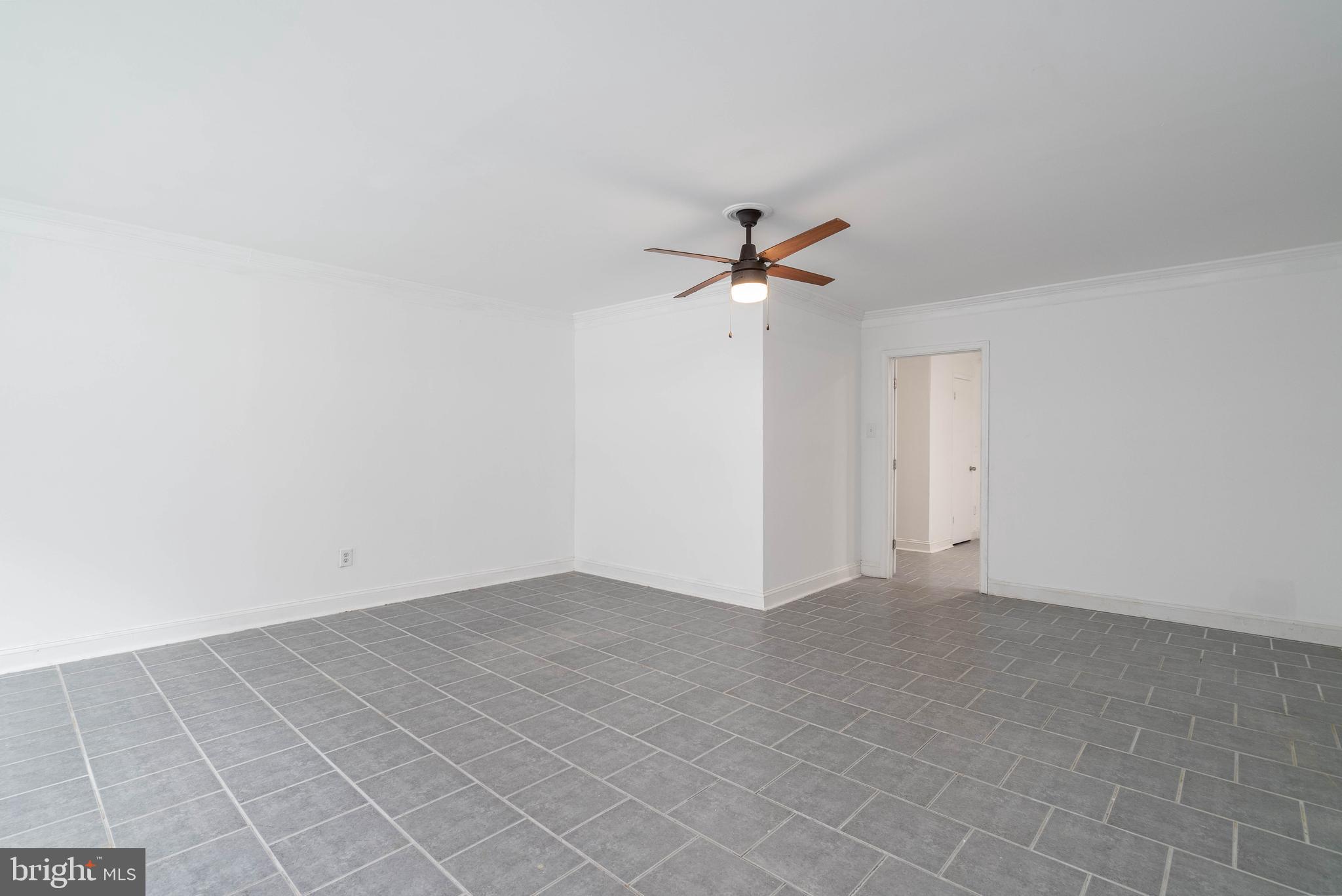 227-A Pennsport Mall