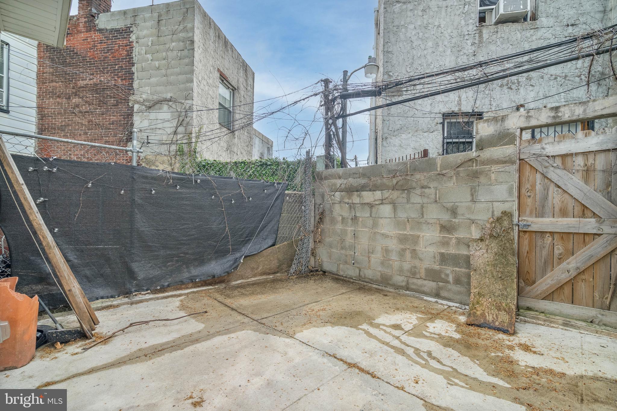 725 W ALLEGHENY AVE #1