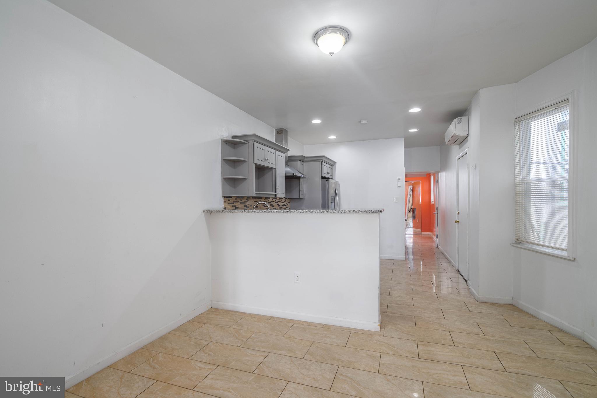 725 W ALLEGHENY AVE #1