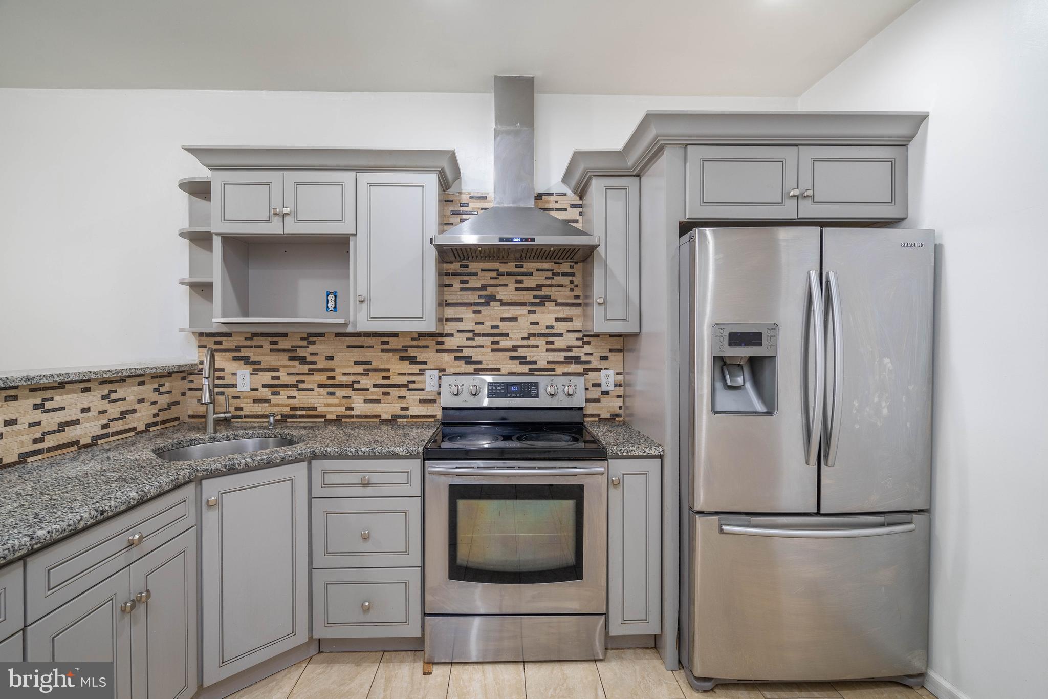 725 W ALLEGHENY AVE #1