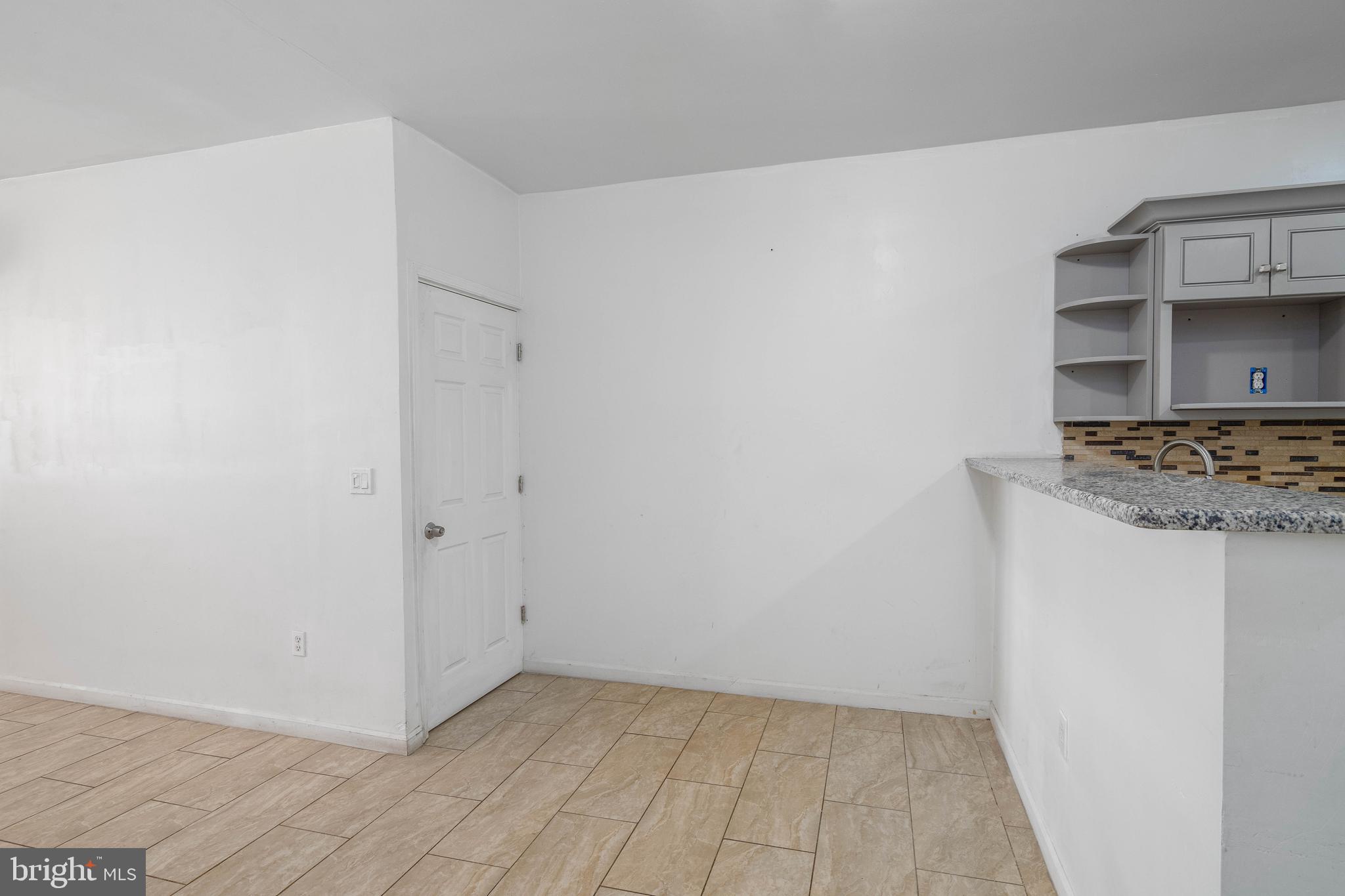 725 W ALLEGHENY AVE #1