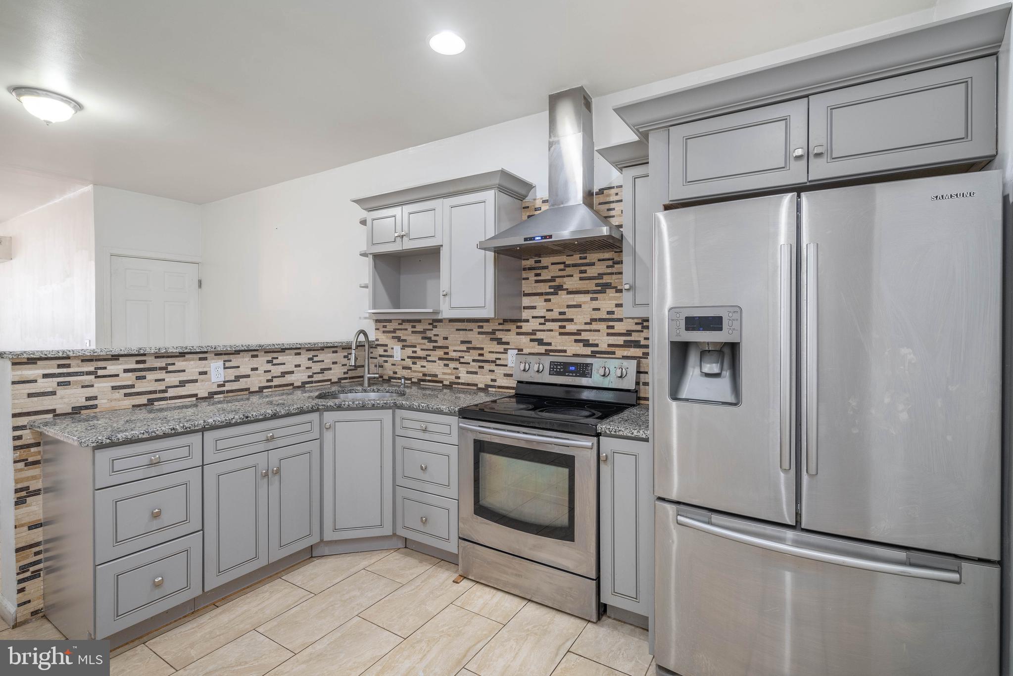 725 W ALLEGHENY AVE #1