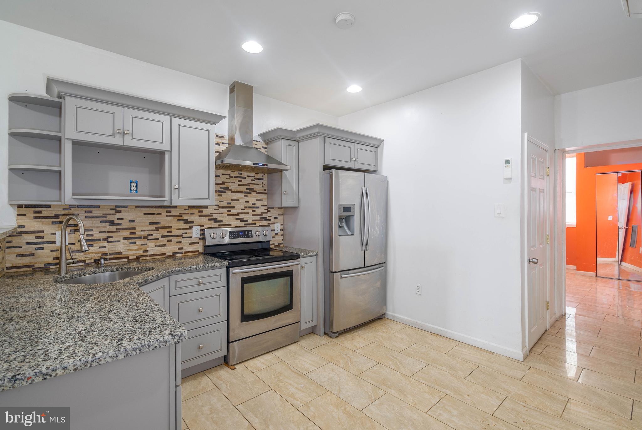 725 W ALLEGHENY AVE #1