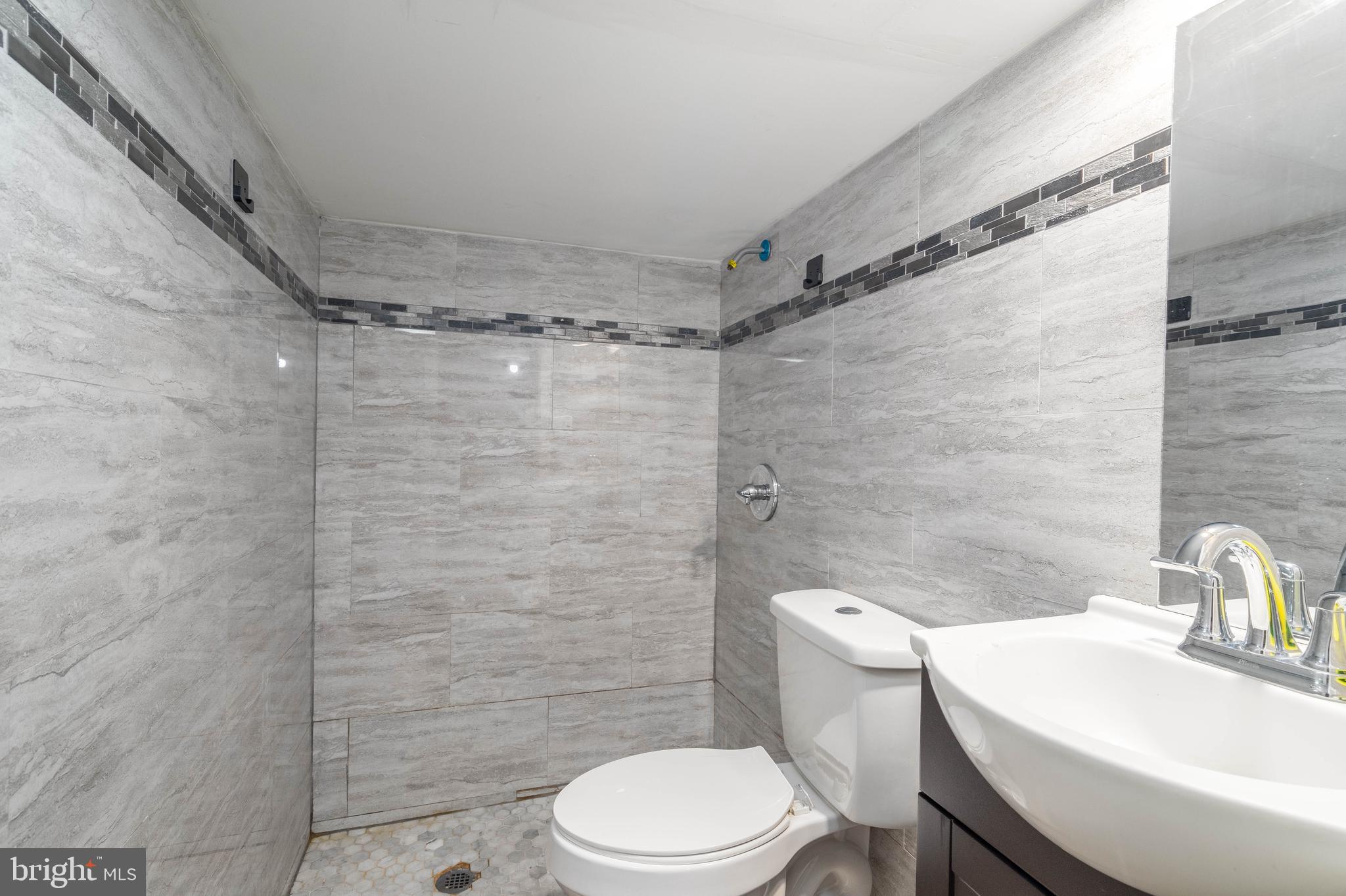 725 W ALLEGHENY AVE #1
