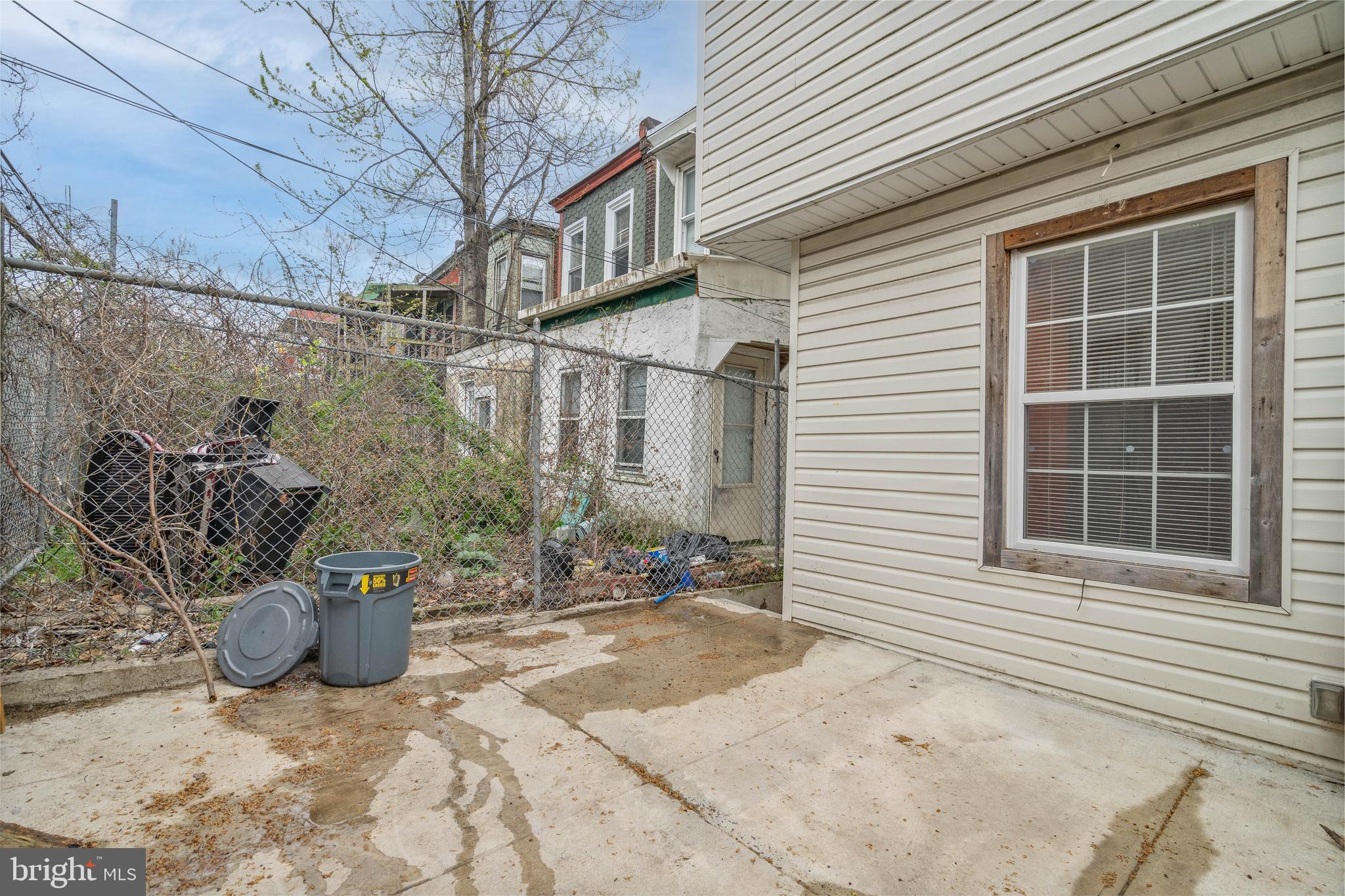 725 W ALLEGHENY AVE #1