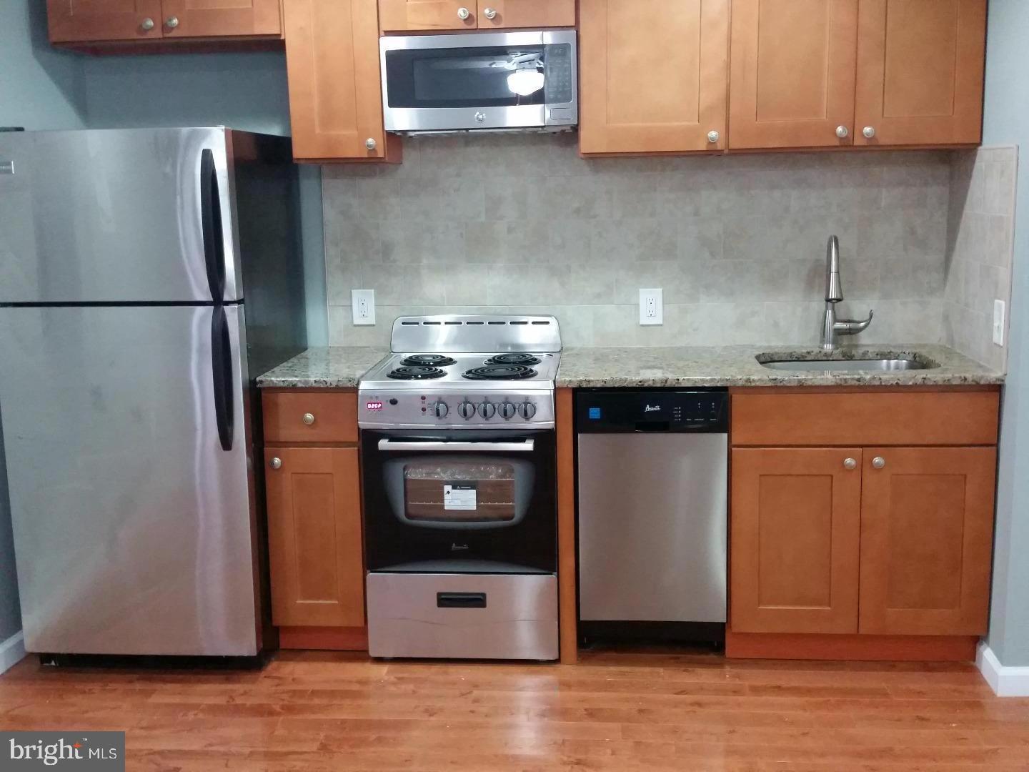 337 CHRISTIAN ST #3RD FL