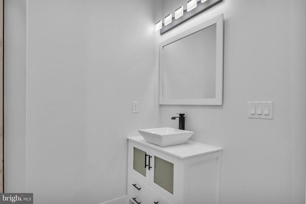 4541 Belgrade St