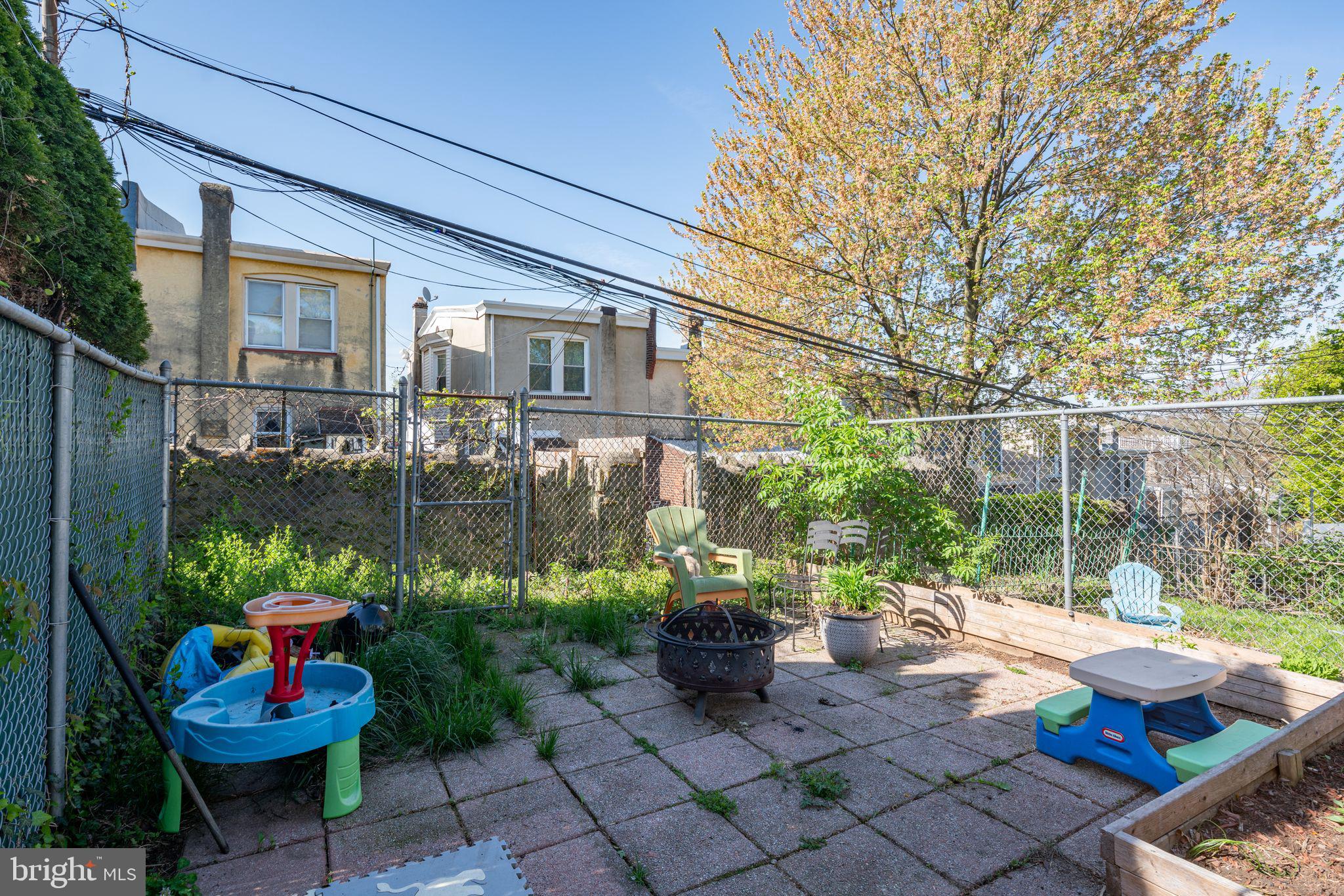 148 LAURISTON ST