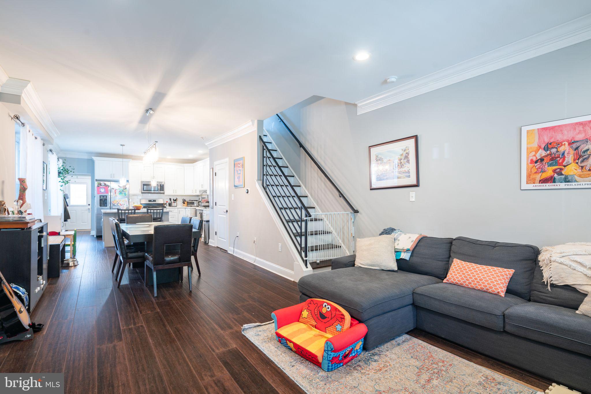 148 LAURISTON ST
