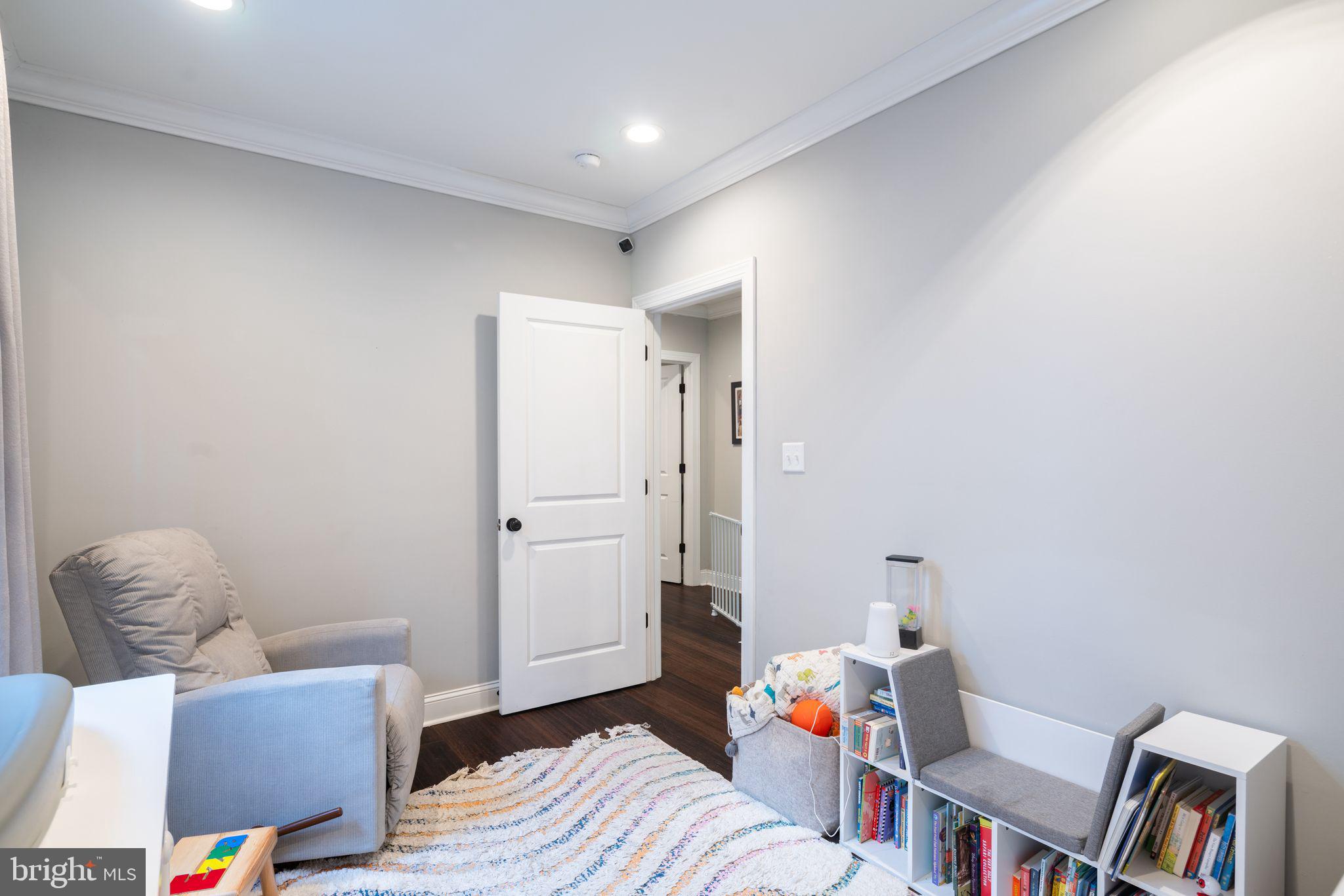 148 LAURISTON ST