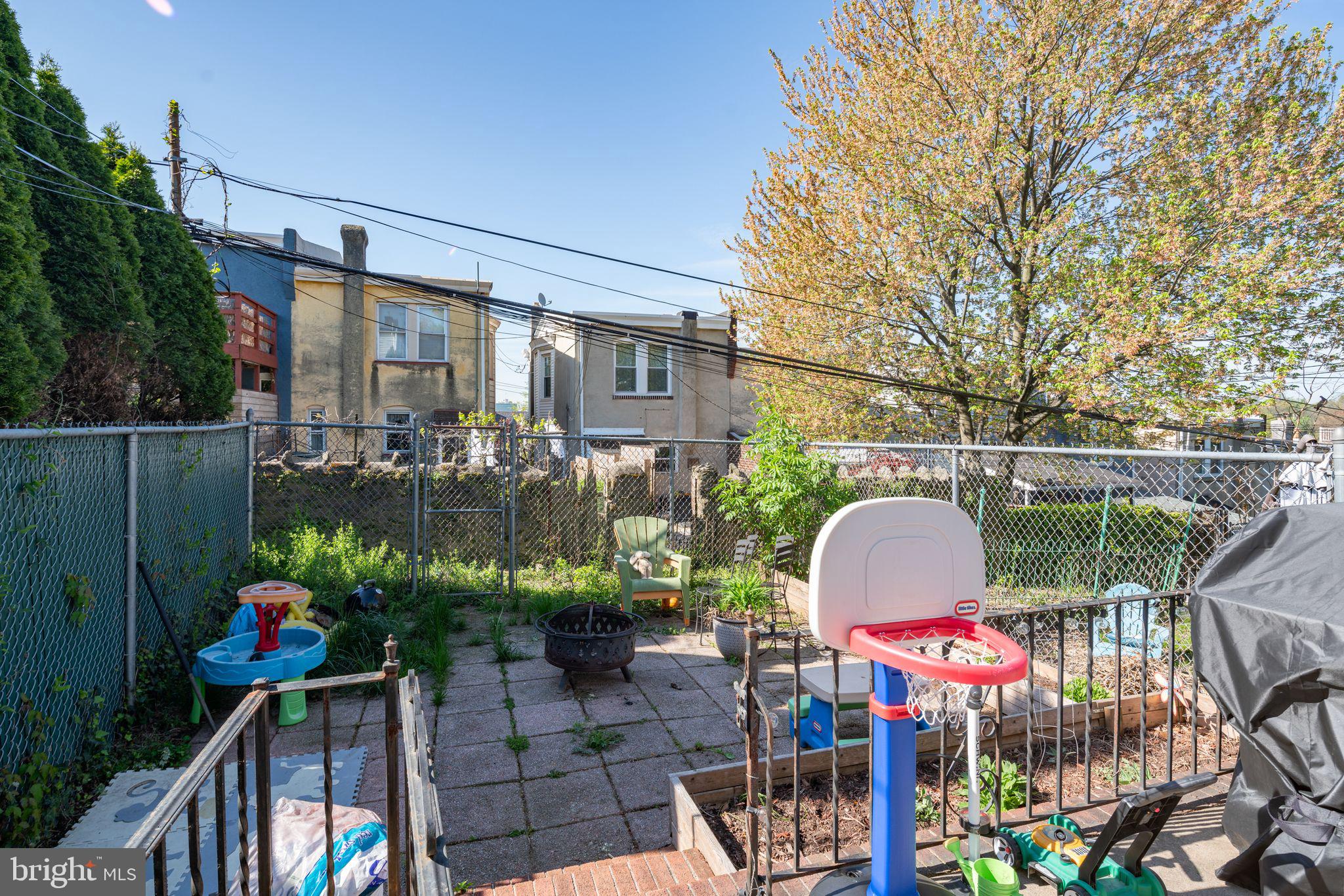 148 LAURISTON ST