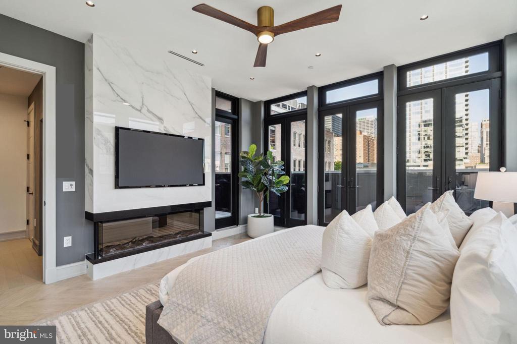 112 S Bonsall St