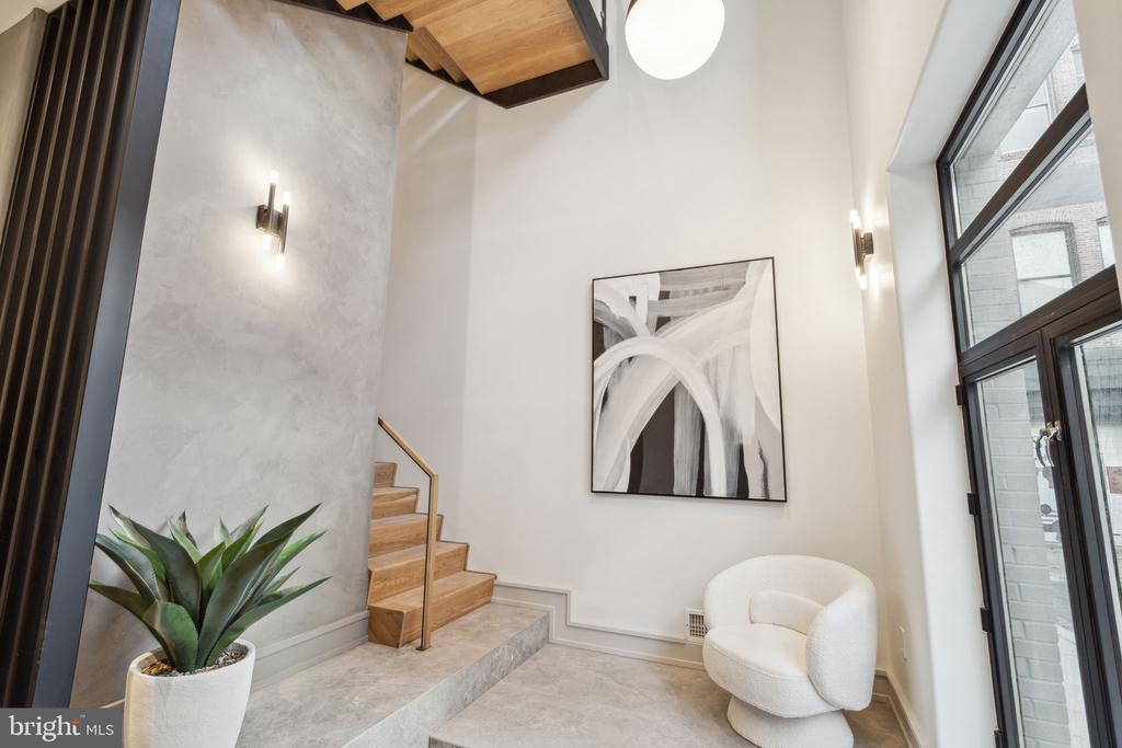 112 S Bonsall St