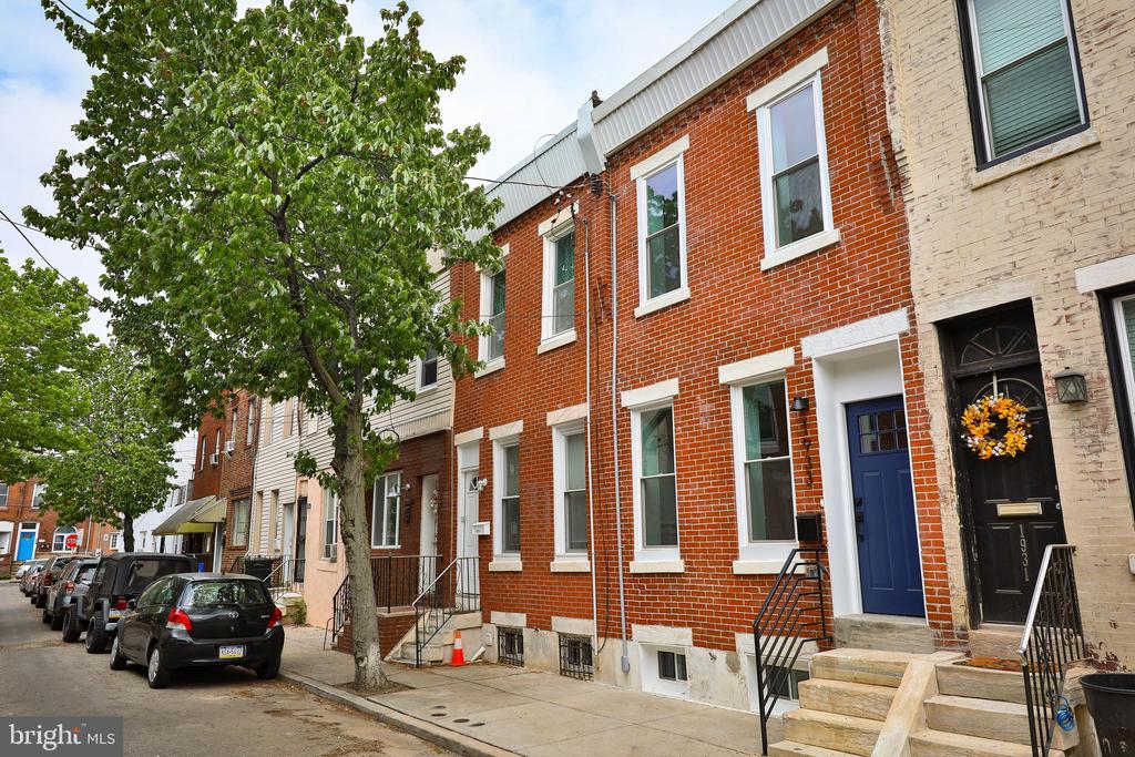 1933 Hoffman St