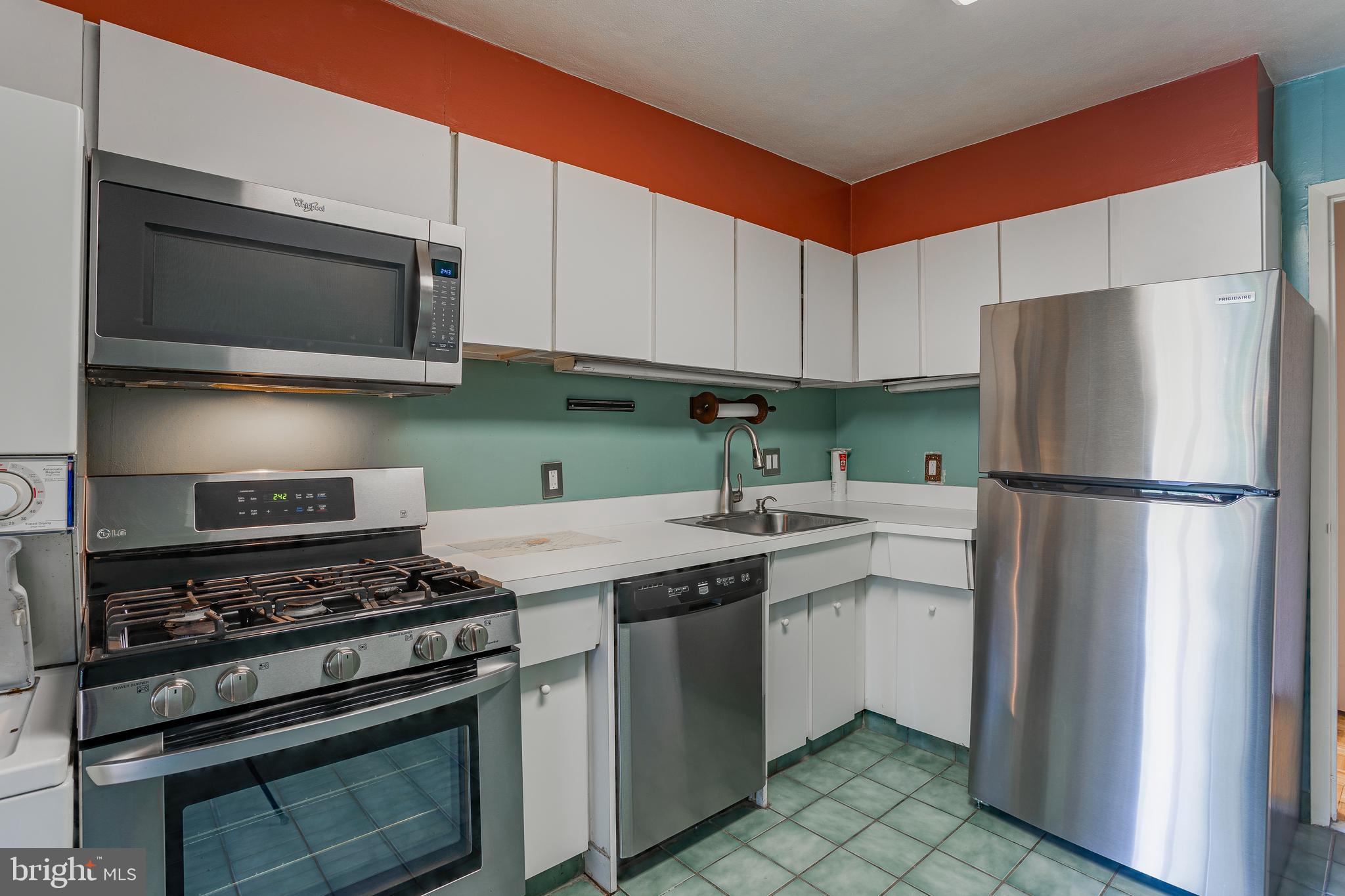 2401 PENNSYLVANIA AVE #3B27