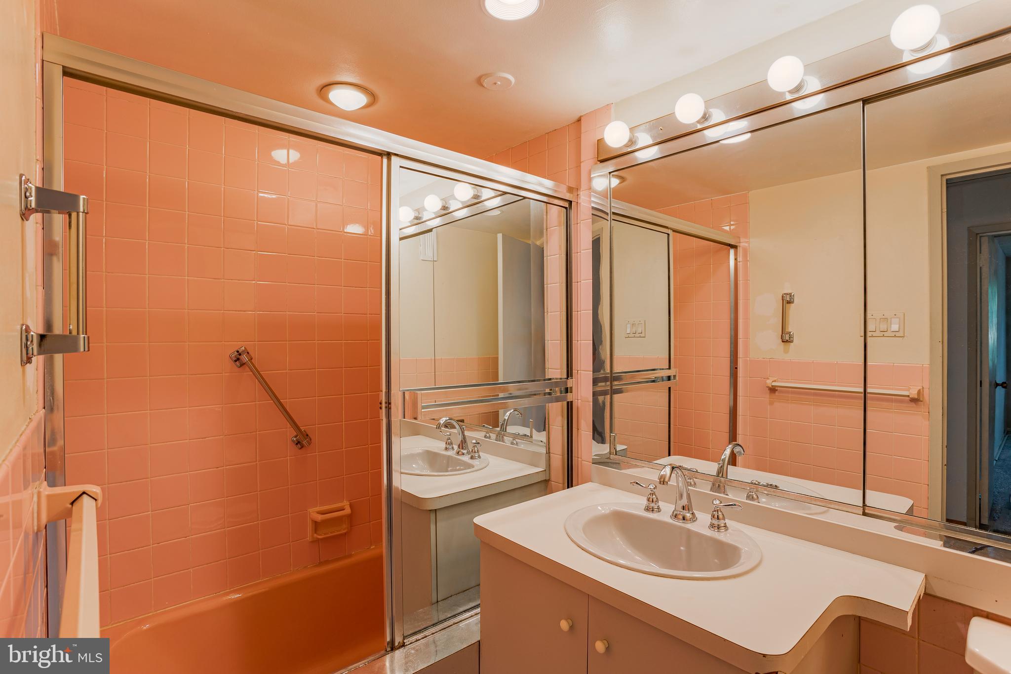 2401 PENNSYLVANIA AVE #3B27