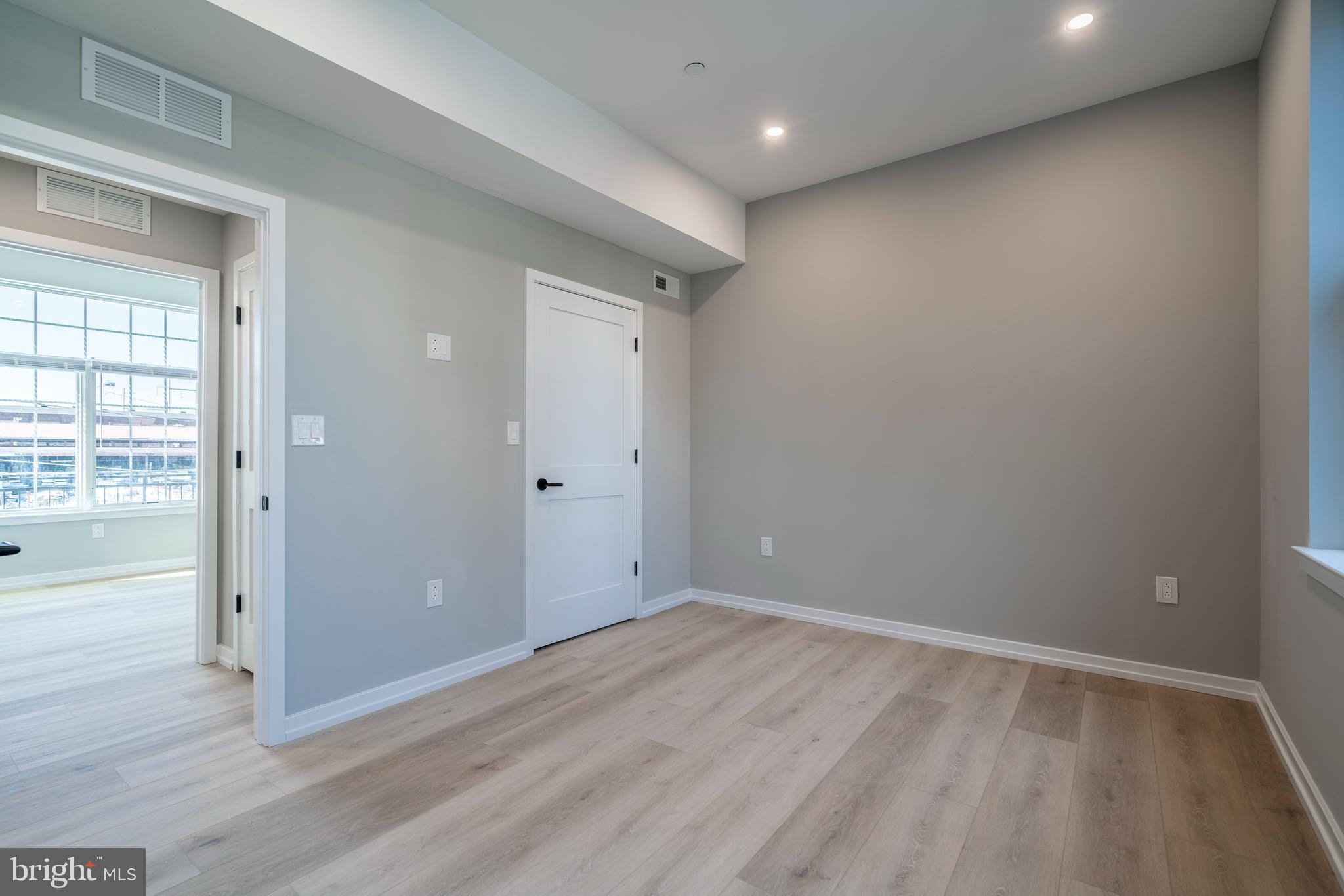 2401 WASHINGTON AVE #2A