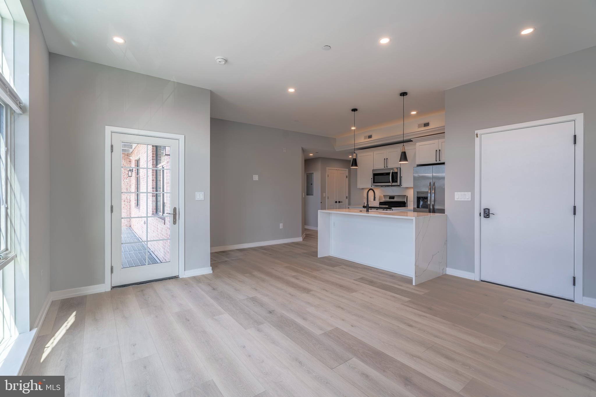 2401 WASHINGTON AVE #3A