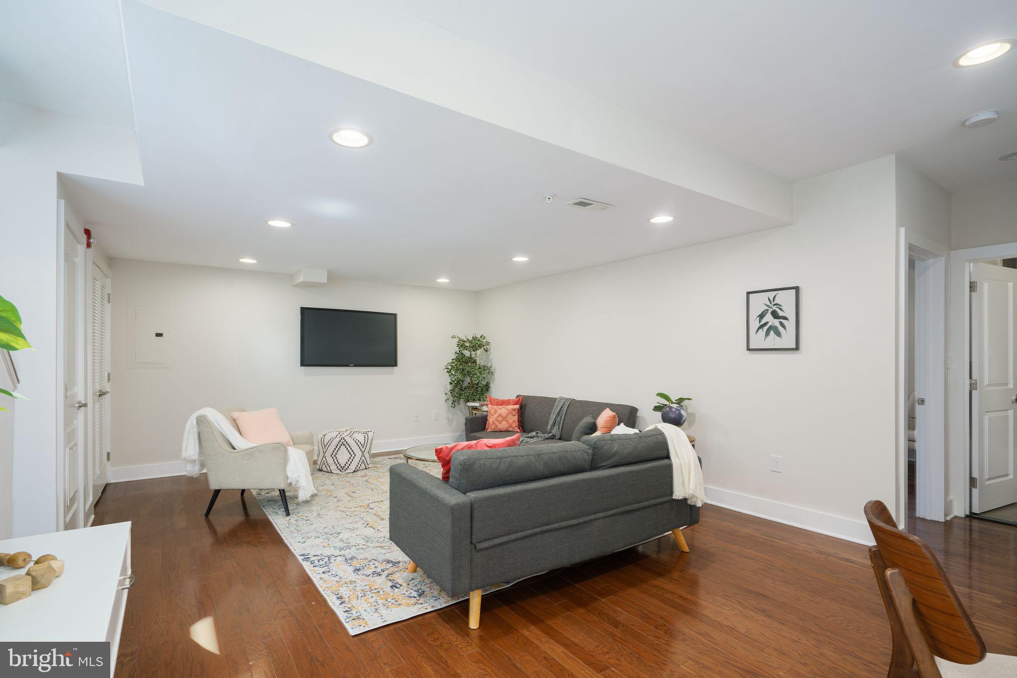 1213 Fitzwater St #A