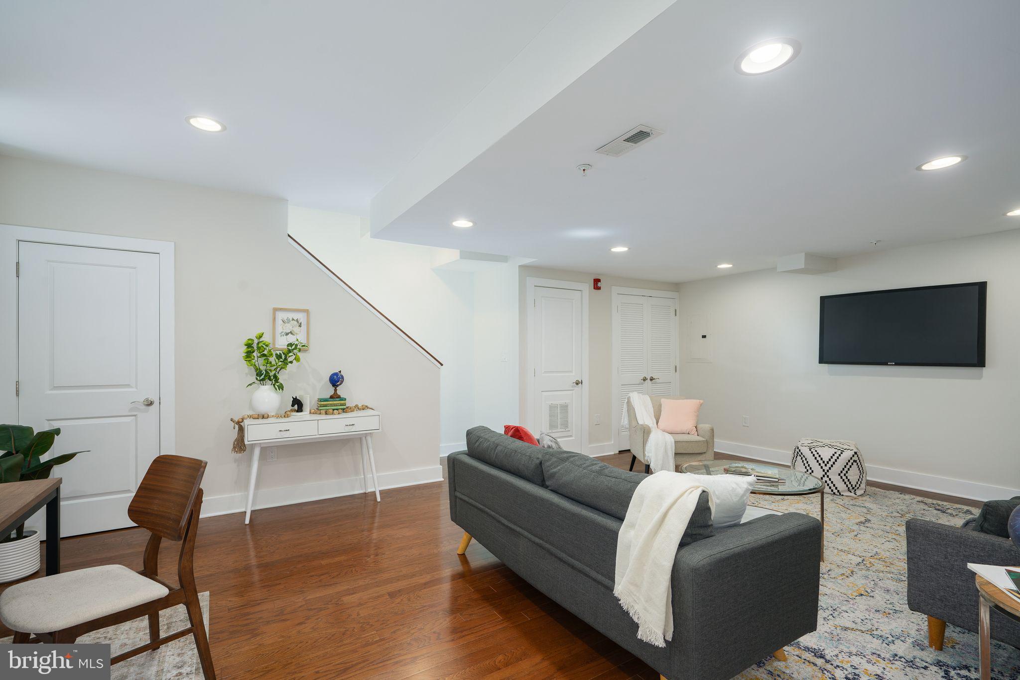 1213 Fitzwater St #A