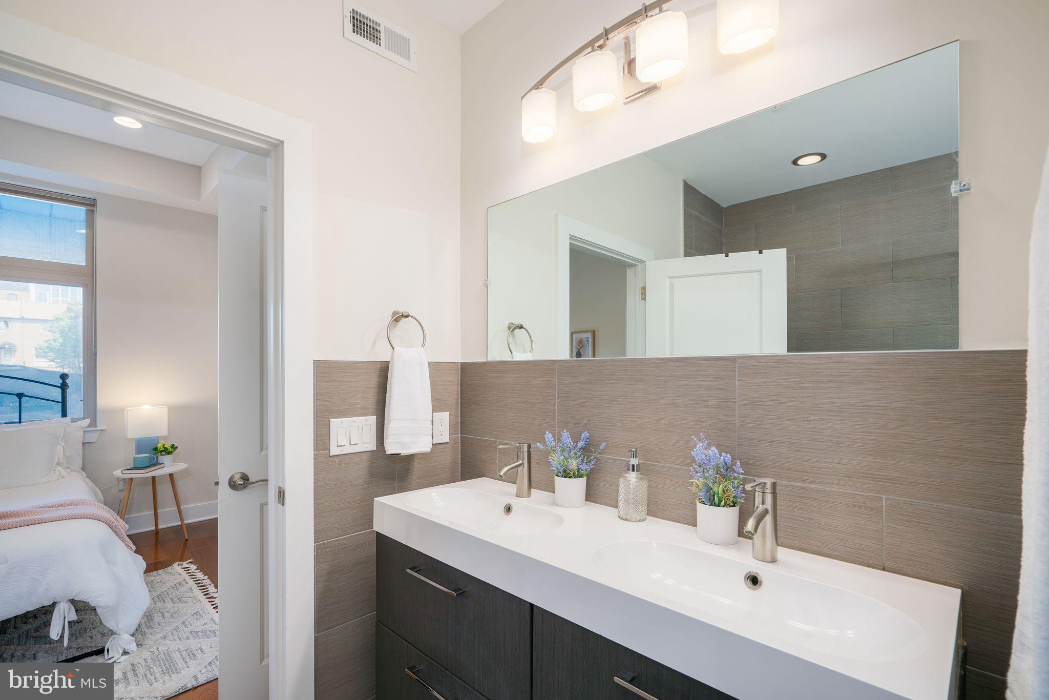 1213 Fitzwater St #A