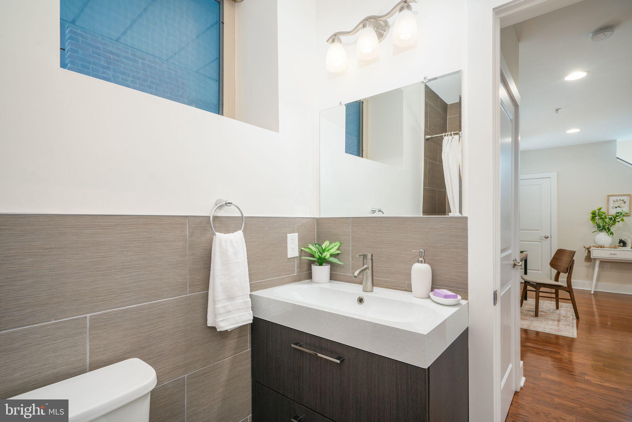 1213 Fitzwater St #A