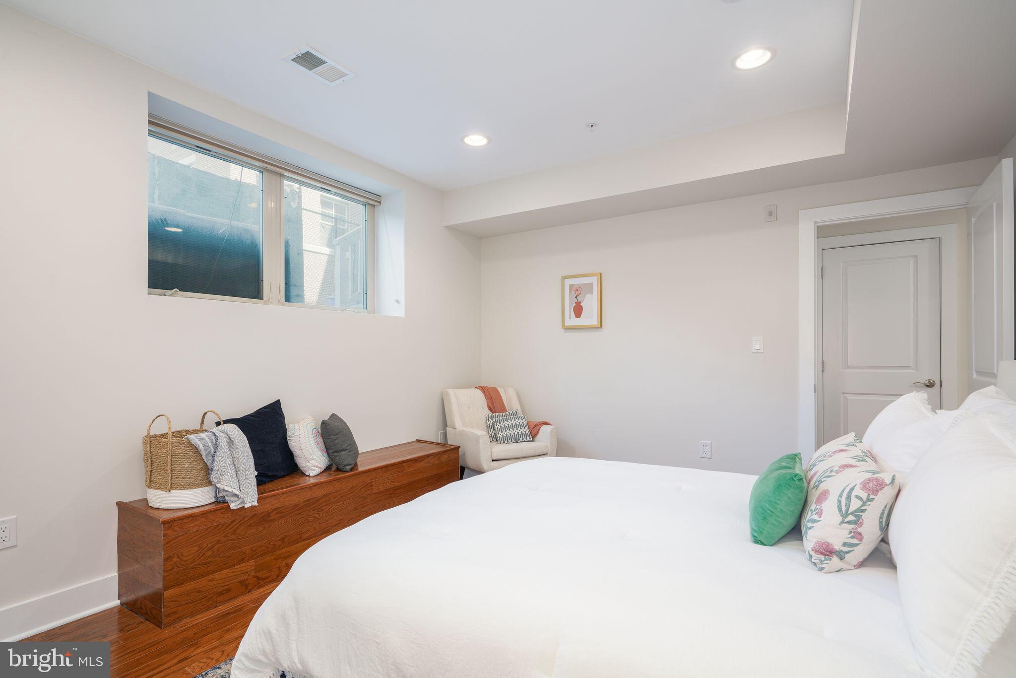 1213 Fitzwater St #A